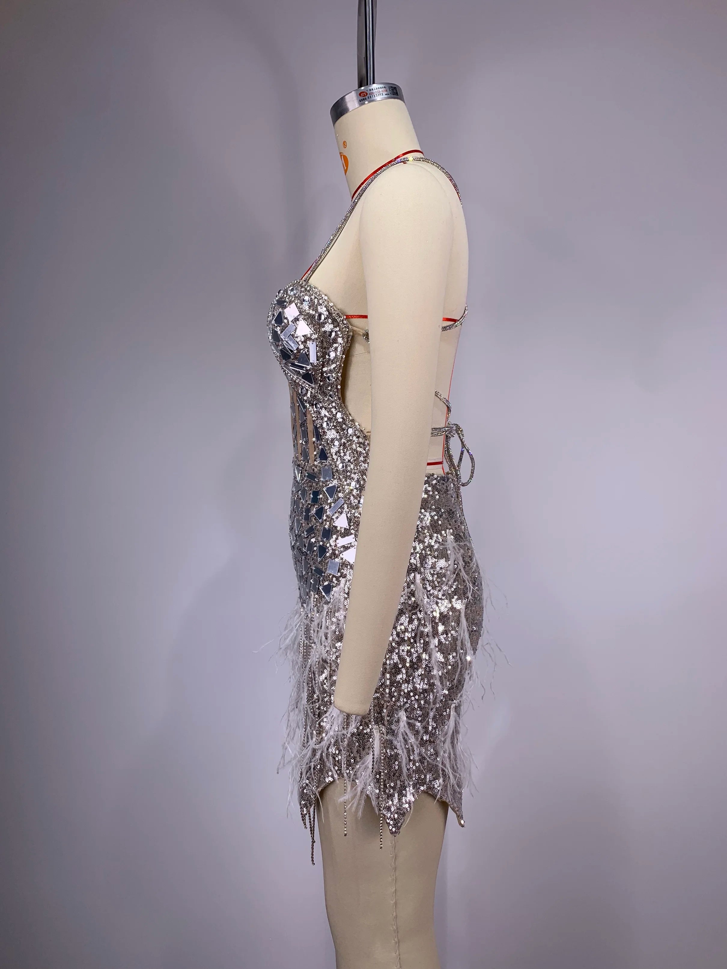 2024 New Arrival Women Sleeveless Sexy V-Neck Bodycon Mini Dress Feathers Shinning Mirrors Celebrate Birthday Party Outfit
