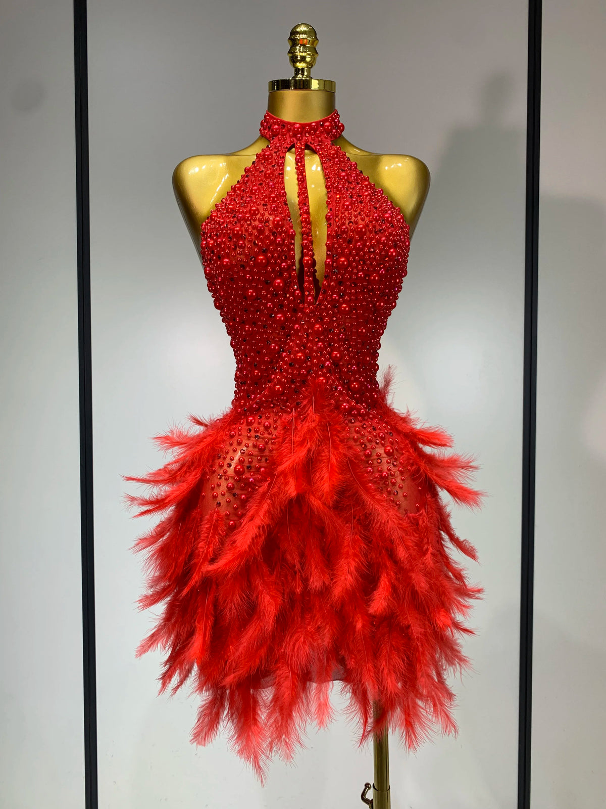 Sexy Halter Backless Feather Pearl Short Party Dress Women Luxury Rhinestone Celebrate Birthday Outfit Performance Dance Costume