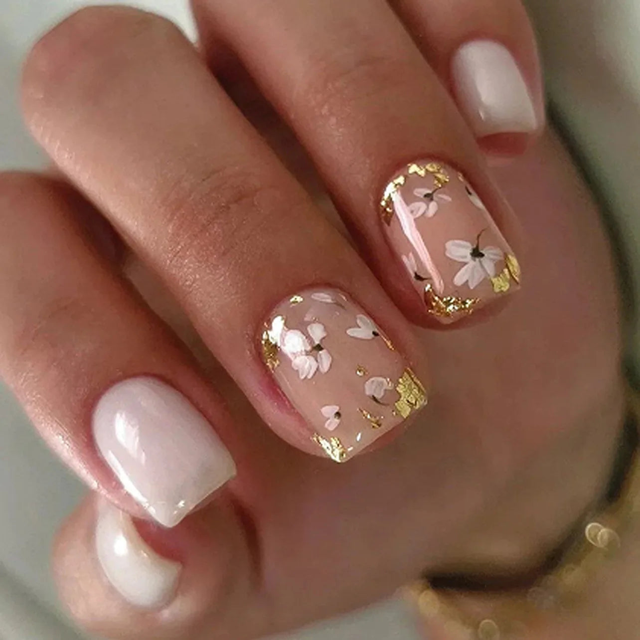 24Pcs Short Pink Fake Nail with Flowers Gold Foil Design Square French Ballet False Nails Wearable Finished Press on Nails Tools