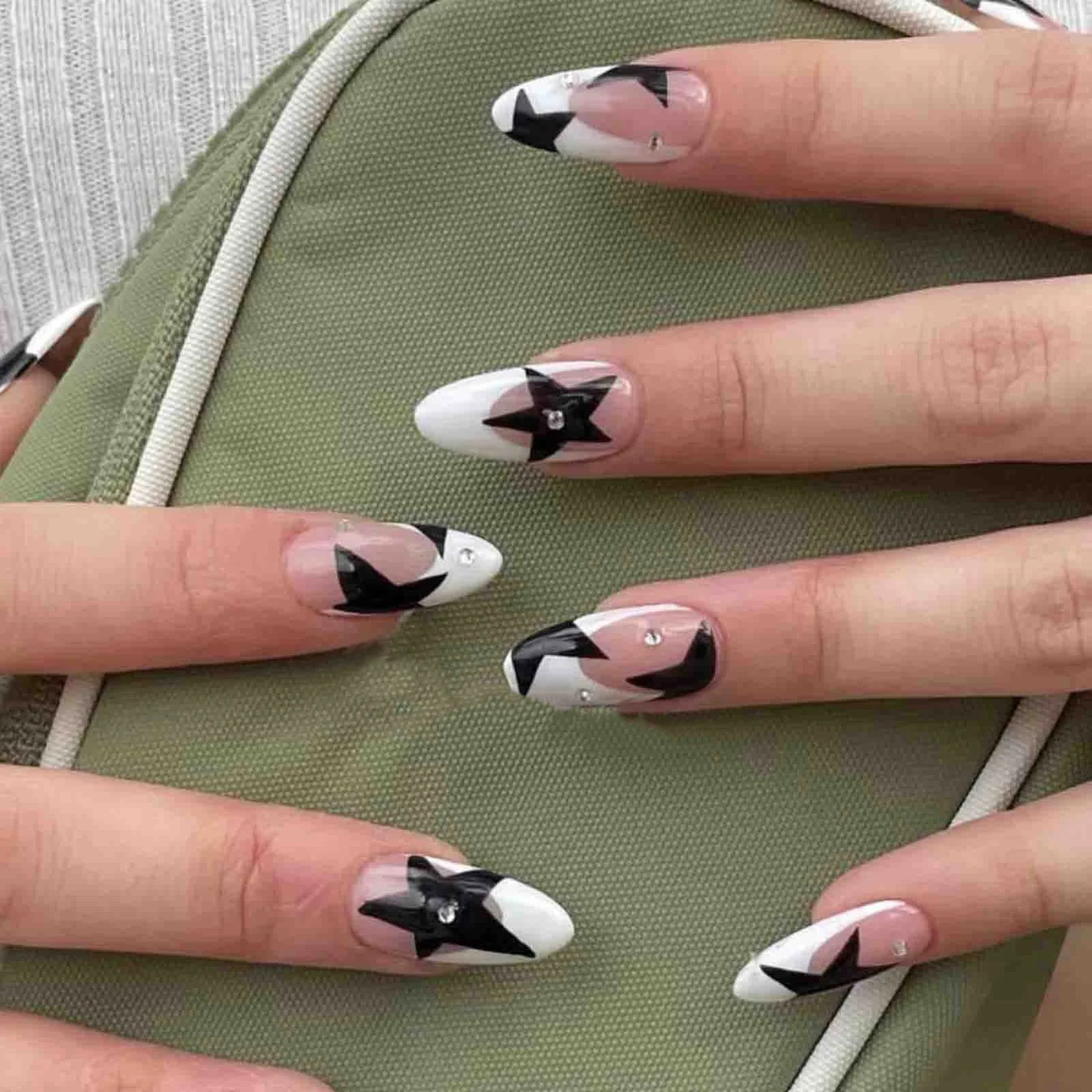24Pcs Almond Press on Nails Y2K Star Diamond Designs for Cool Girls Nude Color Fake Nails for Women Full Cover False Nail Tips