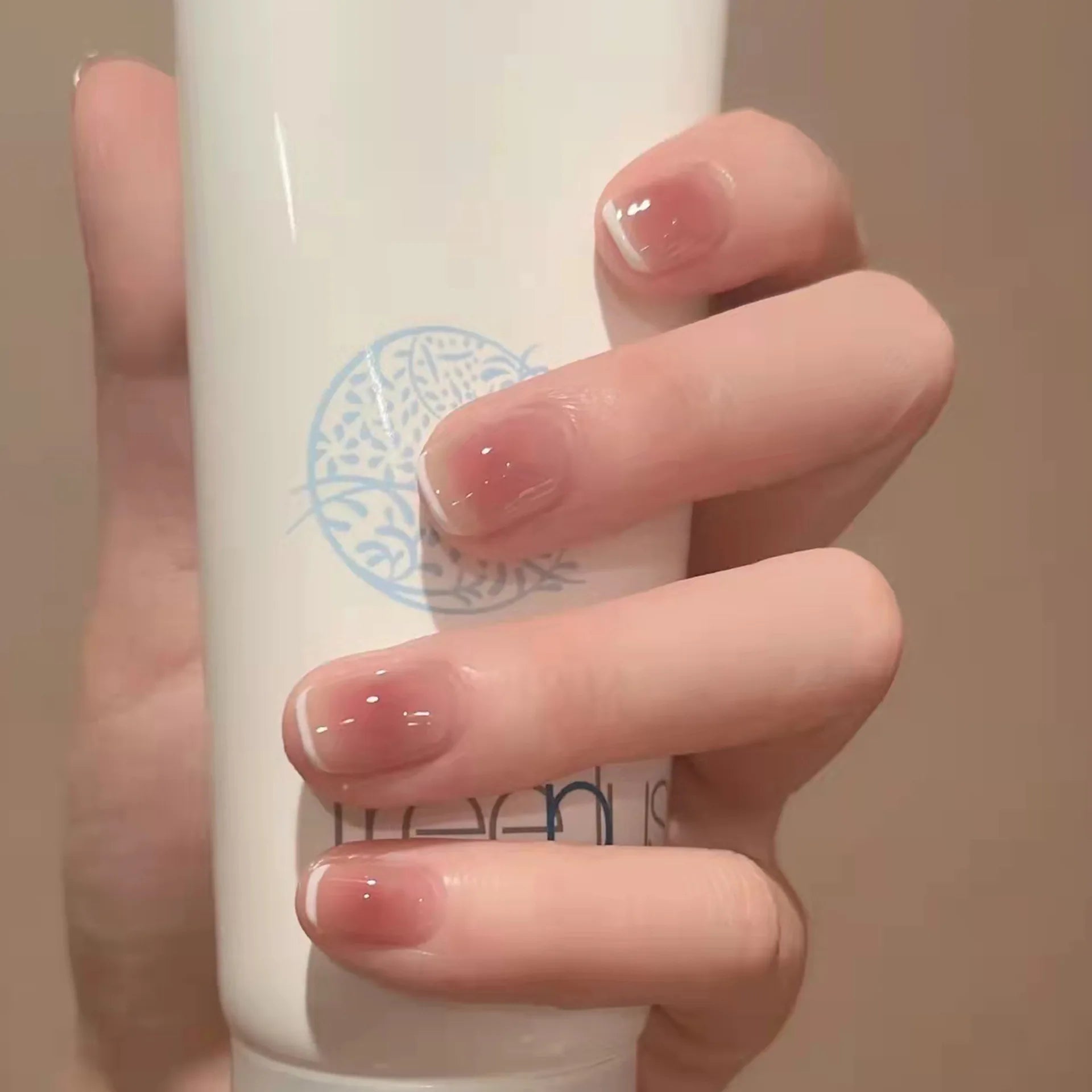 24Pcs Minimalist Short Square False Nail Solid White Color Press on Nails Wearable Reusable Fake Nails Tips for Women Girls 2025