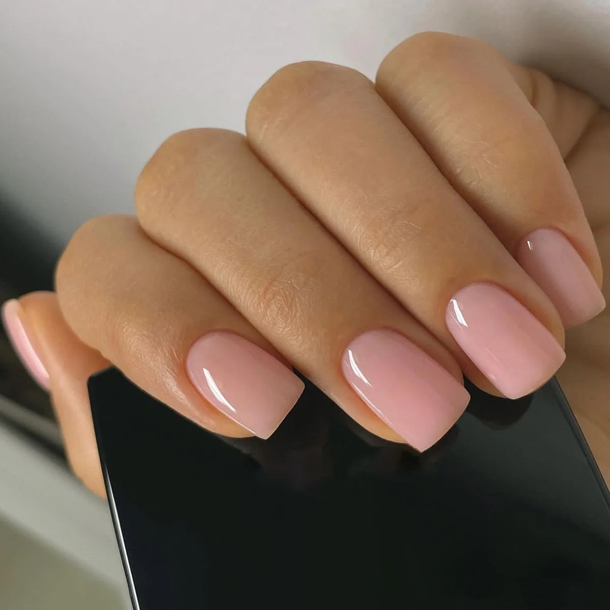 24Pcs Minimalist Short Square False Nail Solid White Color Press on Nails Wearable Reusable Fake Nails Tips for Women Girls 2025