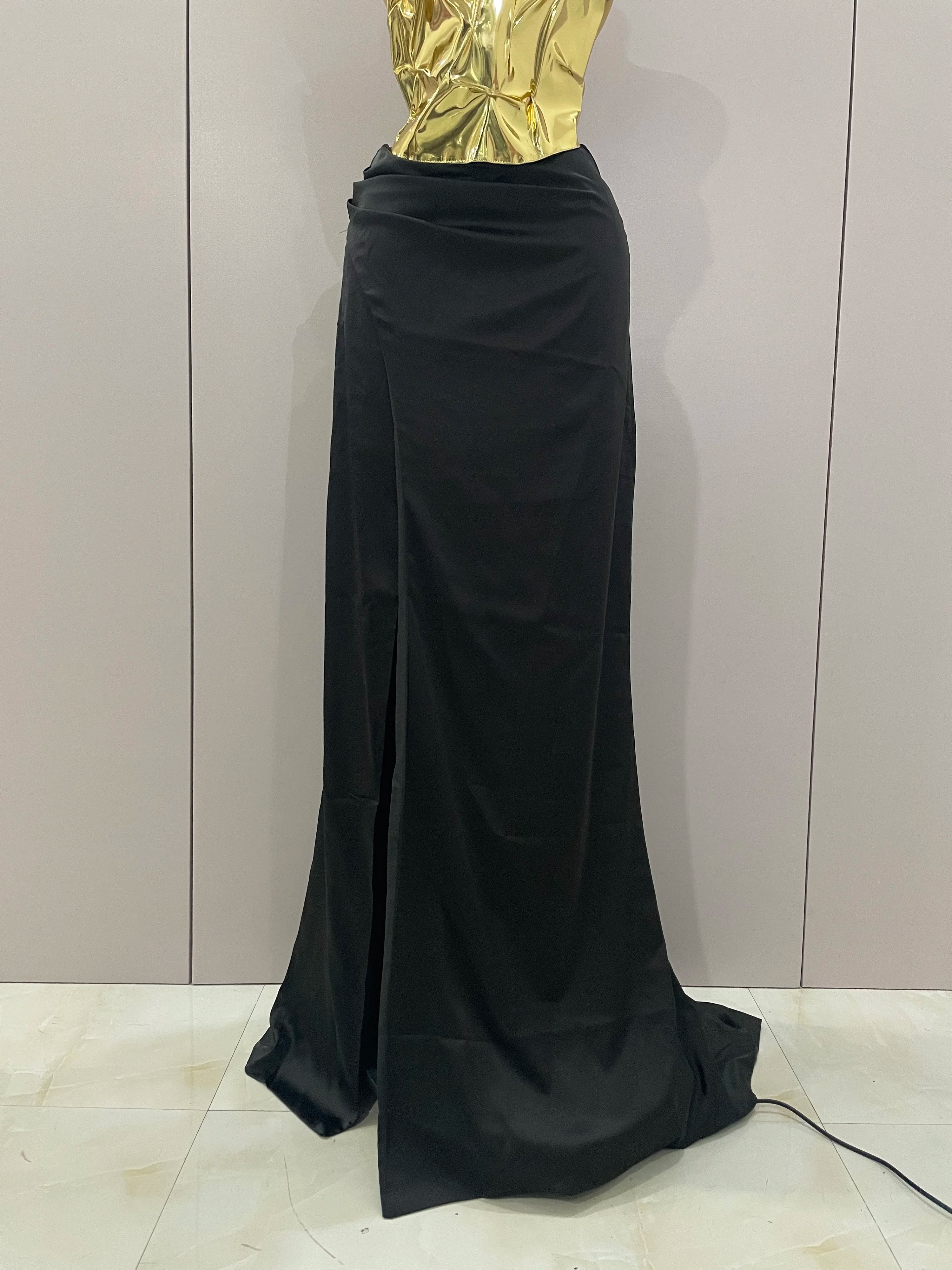 2025 New Arrival Gold Color Sexy Laced-up Tops 2 Pieces Set Long Dress Women Celebrate Evening Party Celebrity Elegant Dress