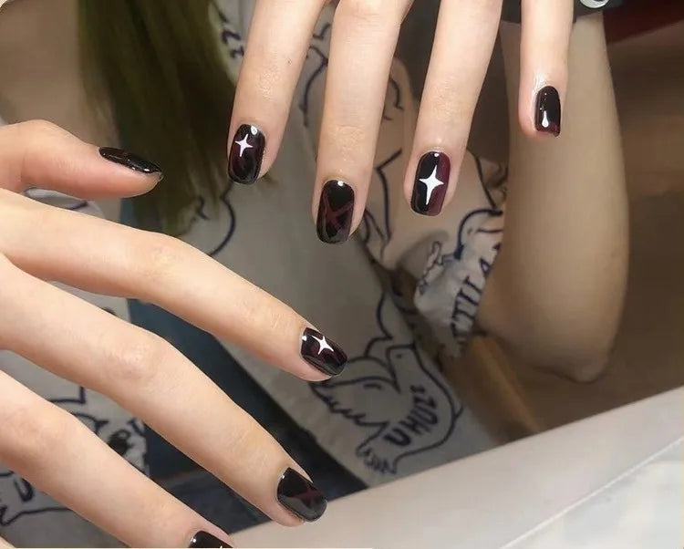 Y2K Black White Star Artificial Fake Nails Full Cover Short False Nail Removable Press on Nails for Women DIY Manicure 24Pcs