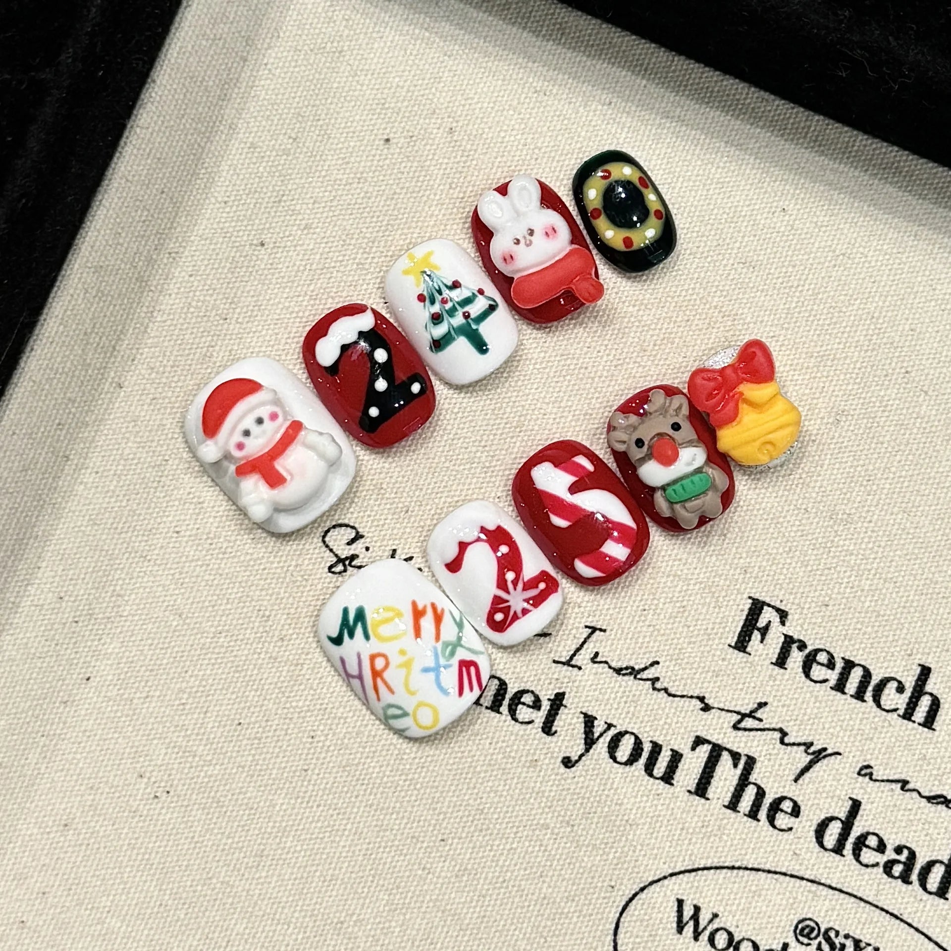 10Pcs Short Flare Shaped Handmade False Nails with Glue Cute 3D Christmas Cartoon Nail Design Glitter Press on Nail Manicure Tip