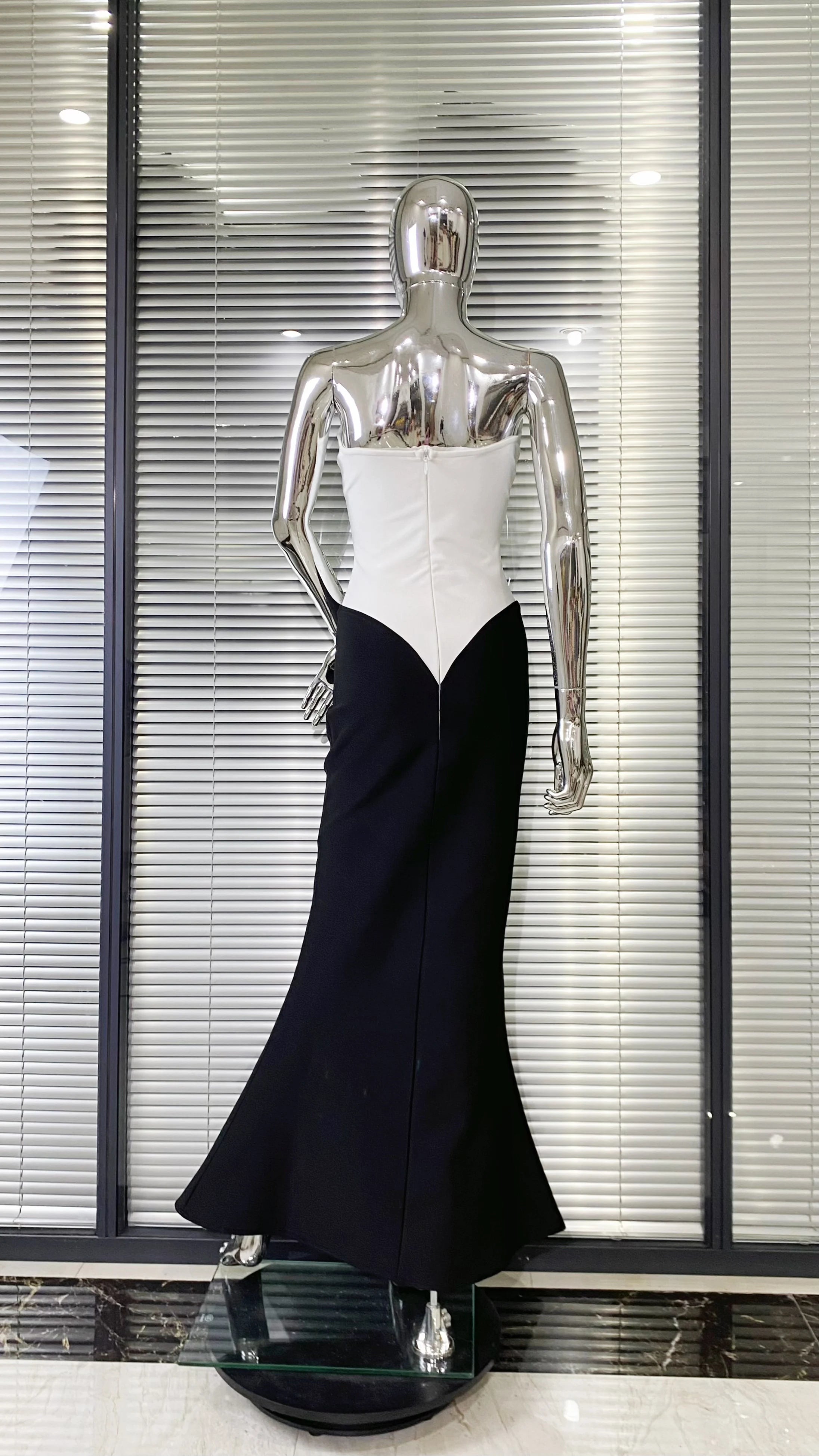 Top Quality Women Sexy Strapless Shinning Crystal Bodycon Long Bandage Dress Elegant Evening Party Celebrate Fashion Outfit