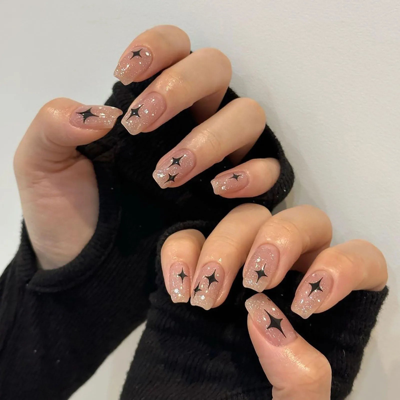 24Pcs Almond Press on Nails Y2K Star Diamond Designs for Cool Girls Nude Color Fake Nails for Women Full Cover False Nail Tips