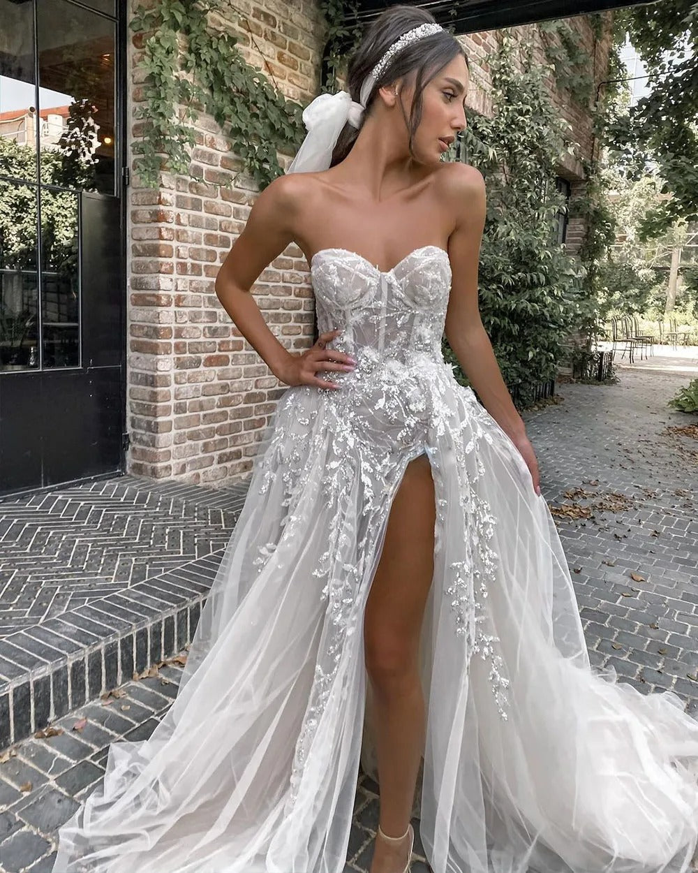 Eenvoudige sexy strand trouwjurken voor bruid elegante kanten boho trouwjurken strapless mouwloze hoge gesplitste bruidsjurk