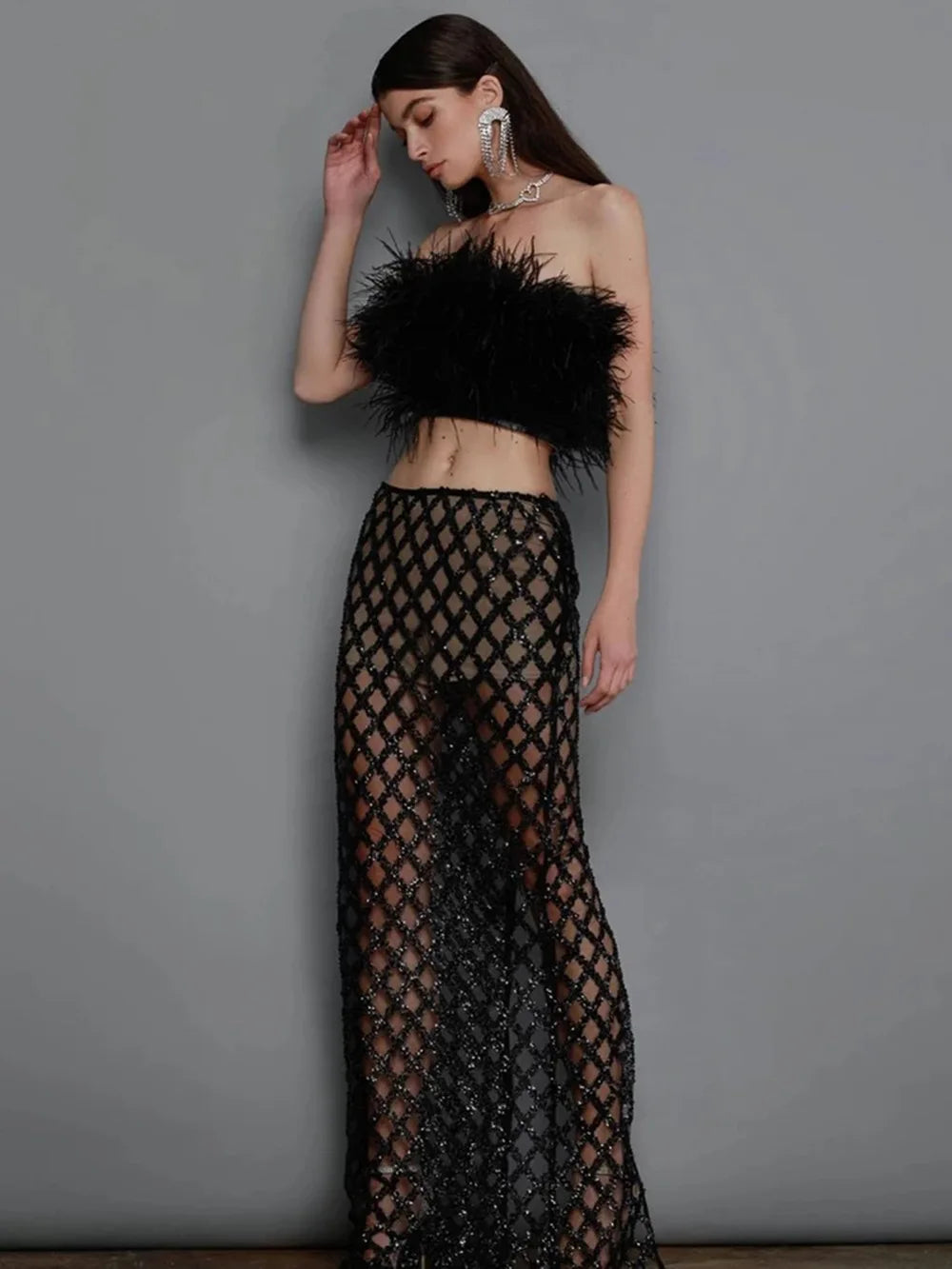 Europe And The United States Sexy New Fashion Wrap Chest Feather Decoration Split Shoulder Bare Backpack Hip Skirt Sexy Color
