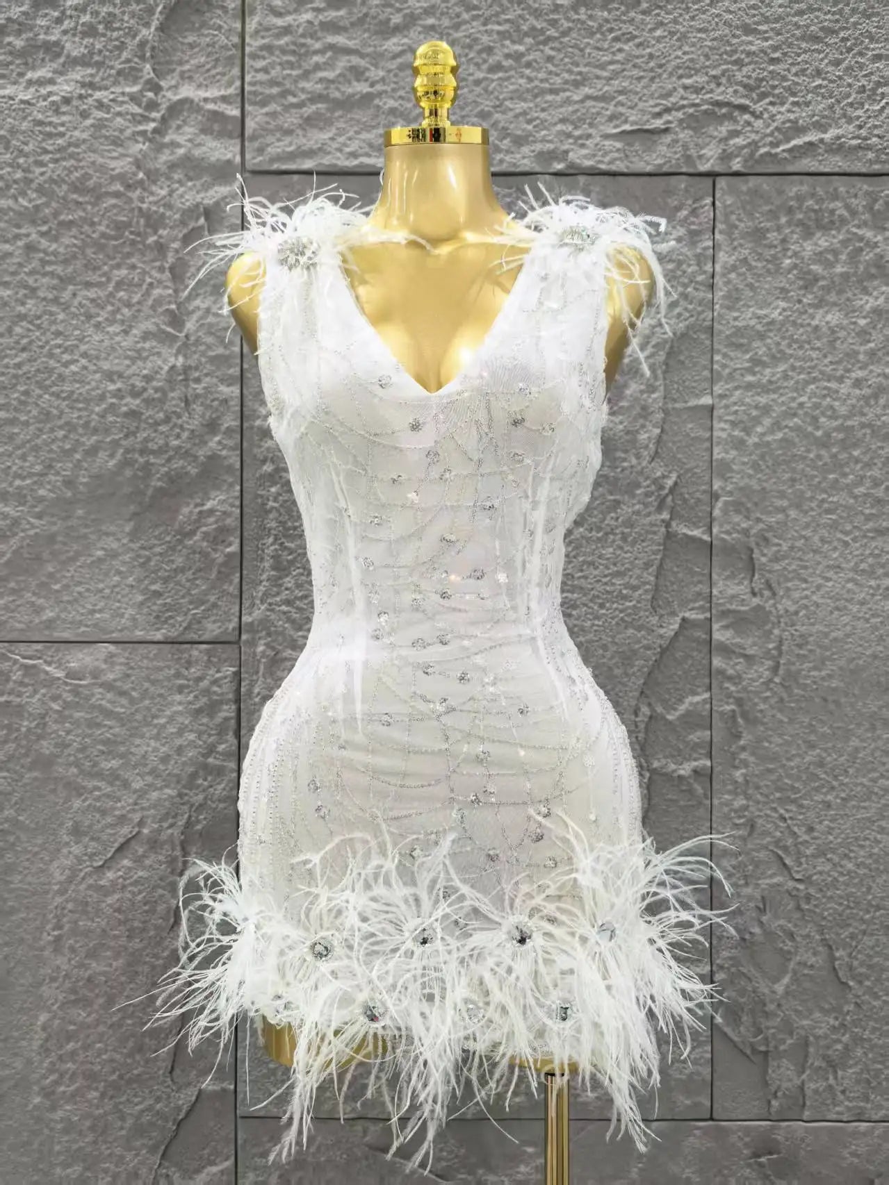 White Color Women Sleeveless Sexy V-Neck Bodycon Mini Dress Feathers Celebrate Birthday Party Cocktail Outfit Wholesale