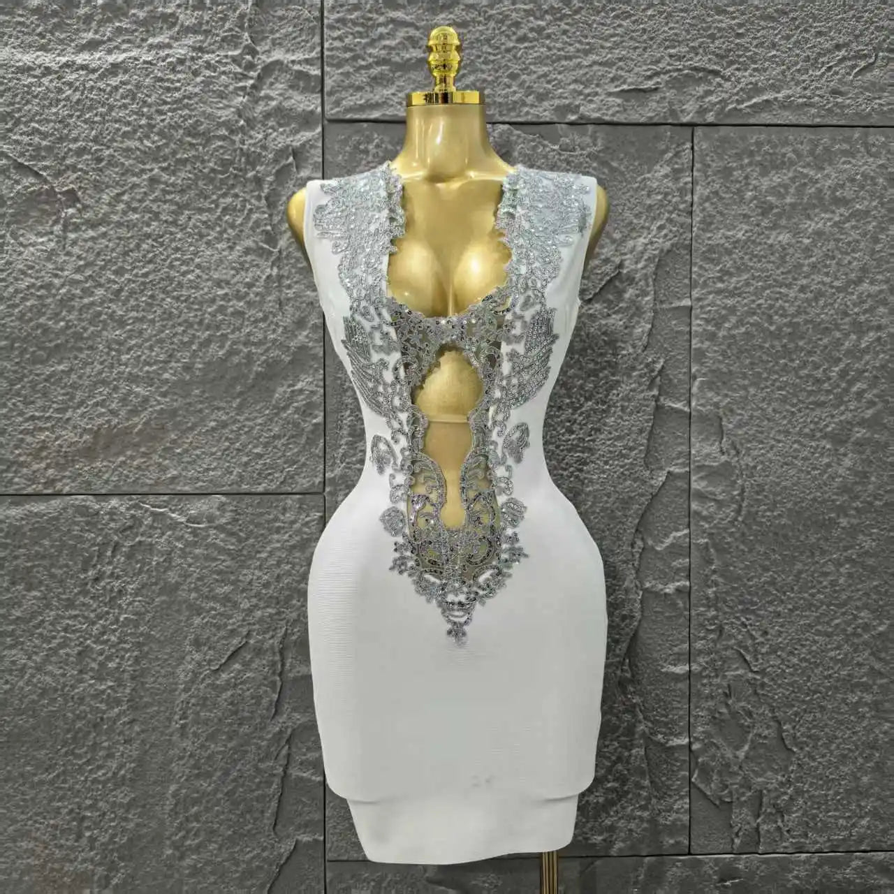 White Color Women Sleeveless Sexy V-Neck Sequins Bodycon Mini Bandage Dress Fashion Celebrate Nightclub Party Birthday Outfit