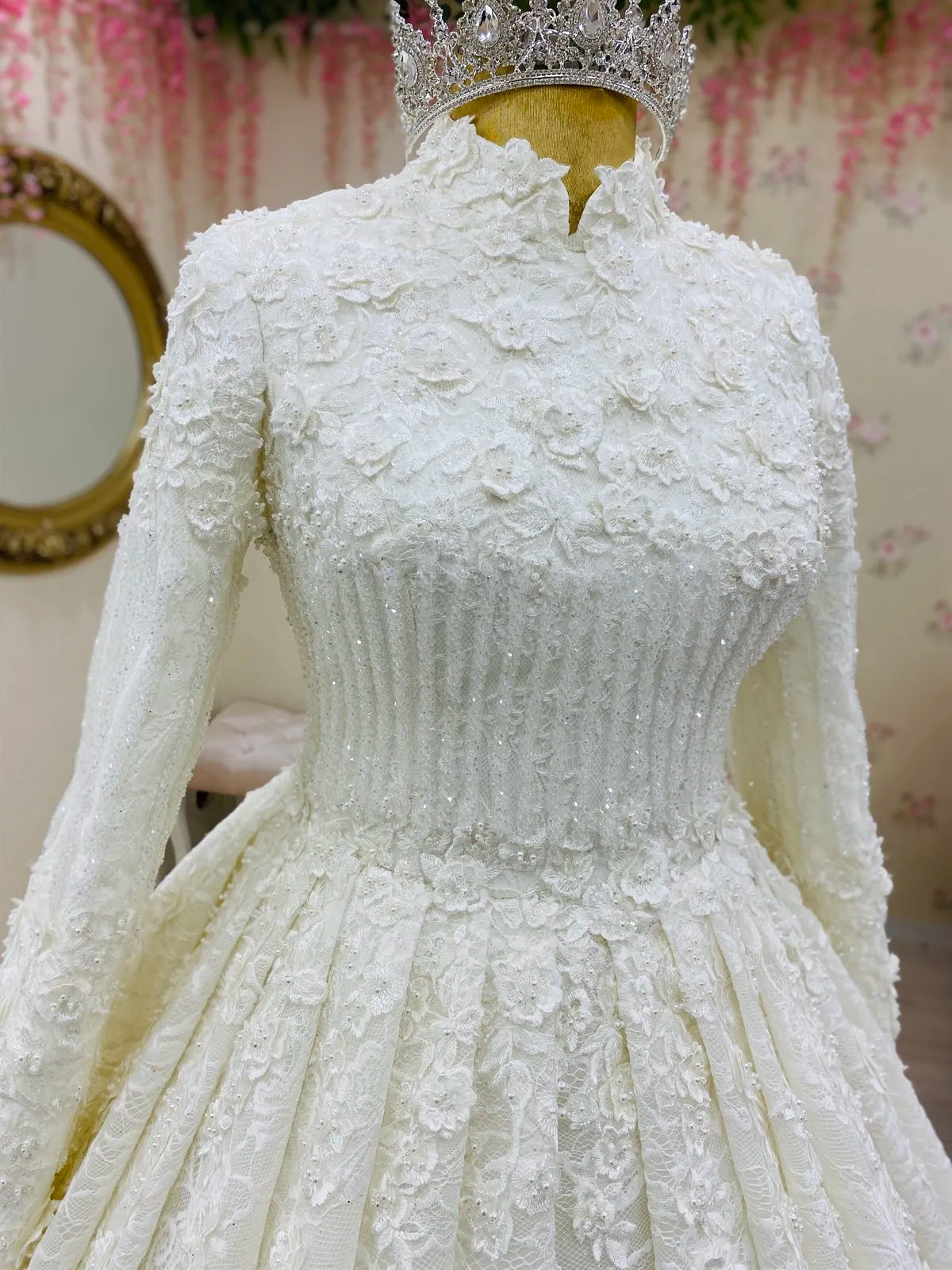 Lussuoso abito da sposa musulmano Dubai Abito da sposa Appliques a maniche lunghe in pizzo perline Arabia Saudita Abesa da sposa Vestidos de noni