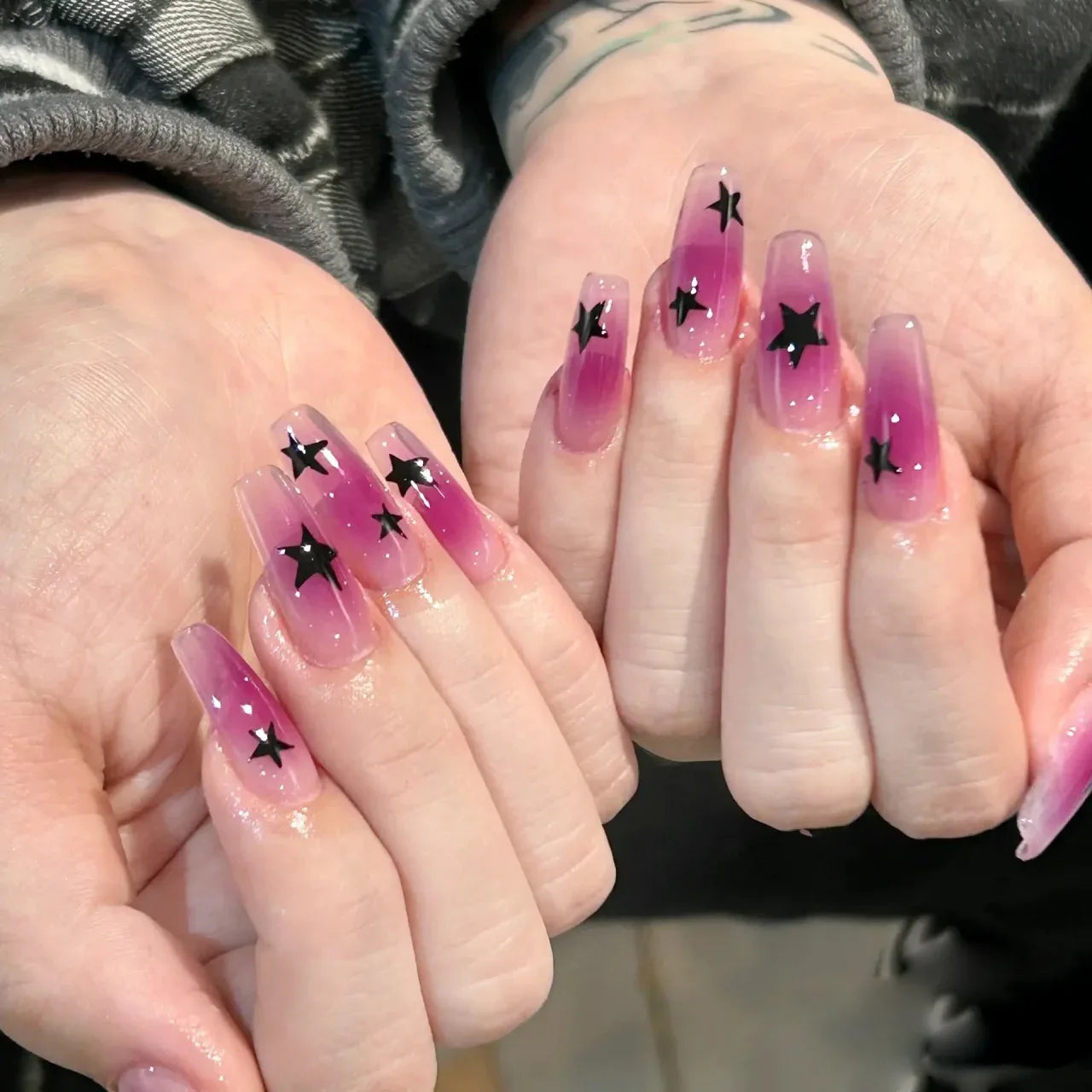 24Pcs Almond Press on Nails Y2K Star Diamond Designs for Cool Girls Nude Color Fake Nails for Women Full Cover False Nail Tips