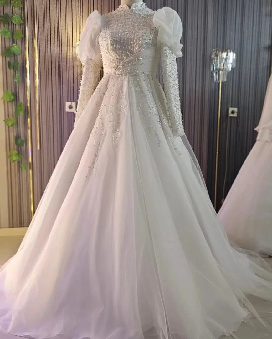 Bescheidene hohe Nacken Langarm Muslim Brautkleider Perlen Perlen Dubai Hijab Brautkleid Tulle Robe de Mariée Prinzessin