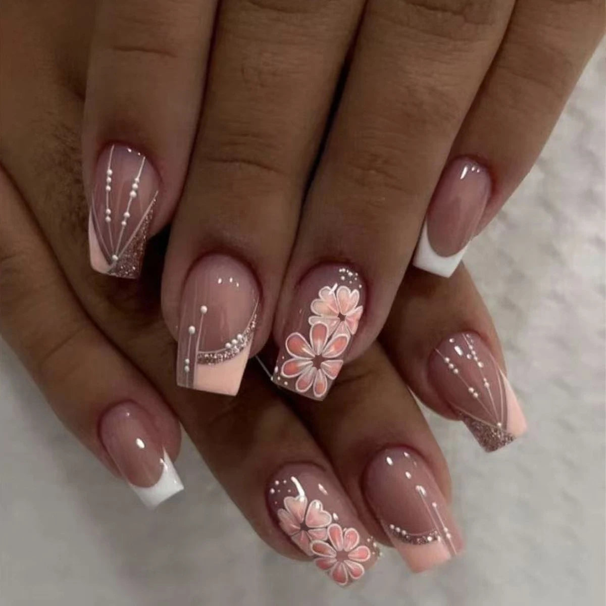 Short Square False Nail with Colorful Flower Rhinestone Design Simple French Fake Nail Fashion Wearable Press on Nails Art 24Pcs