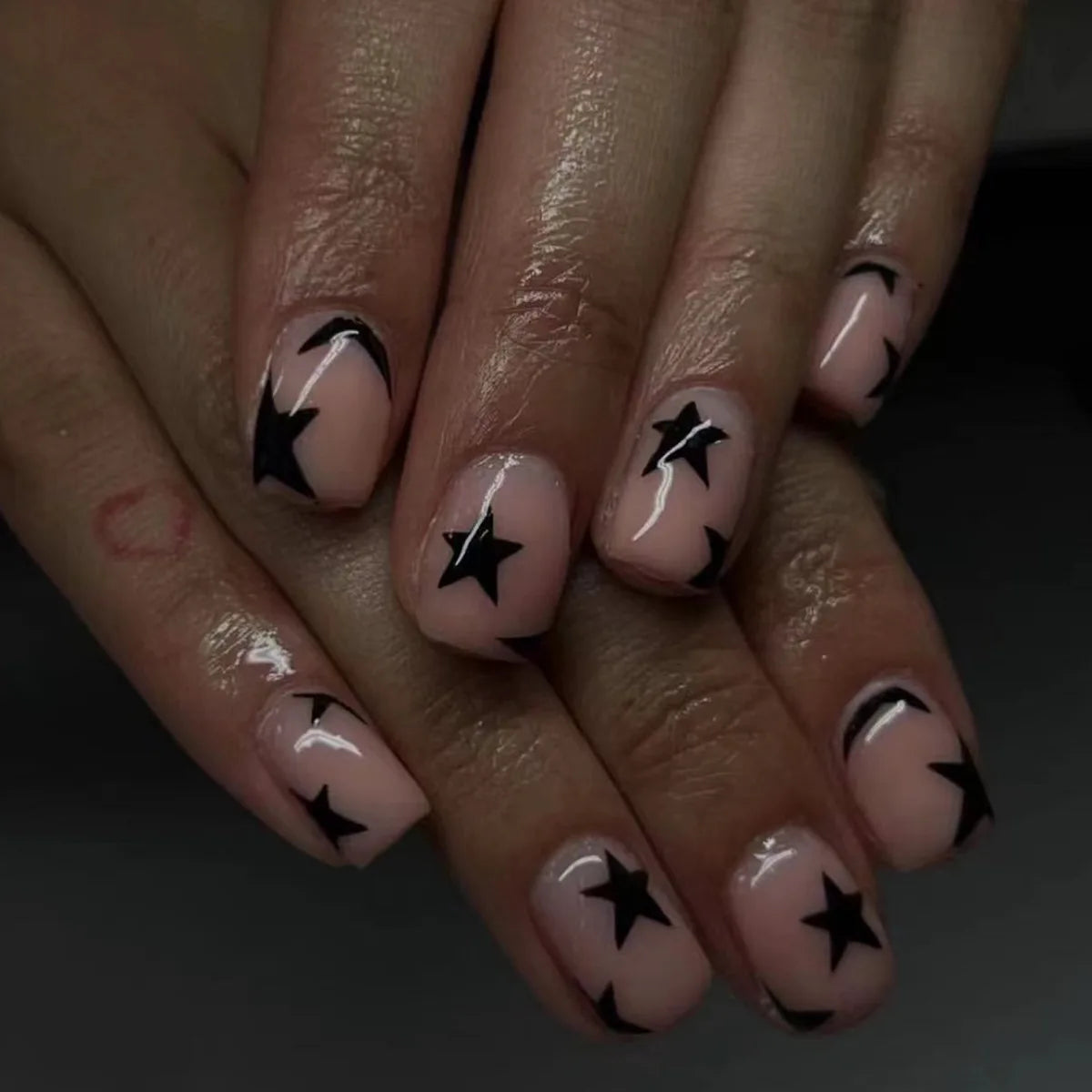 24Pcs Almond Press on Nails Y2K Star Diamond Designs for Cool Girls Nude Color Fake Nails for Women Full Cover False Nail Tips