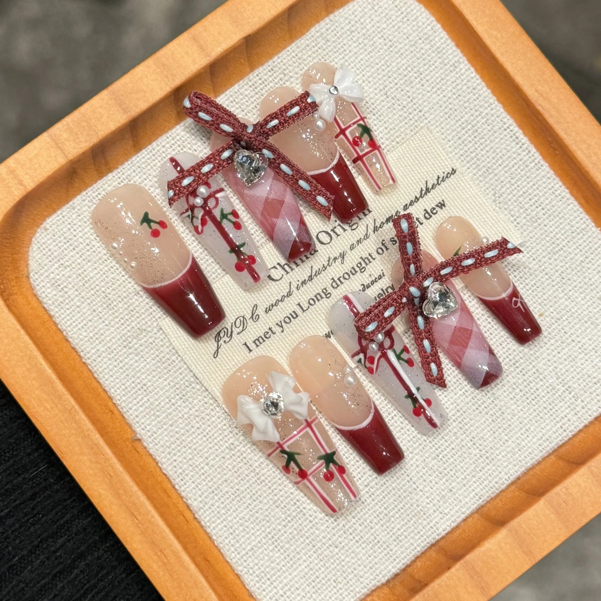 10Pcs Long Coffin Christmas Handmade Press on Nails with Bow Diamond Cartoon Santa Snow Nail Art Sweet Checkered False Nail Tips