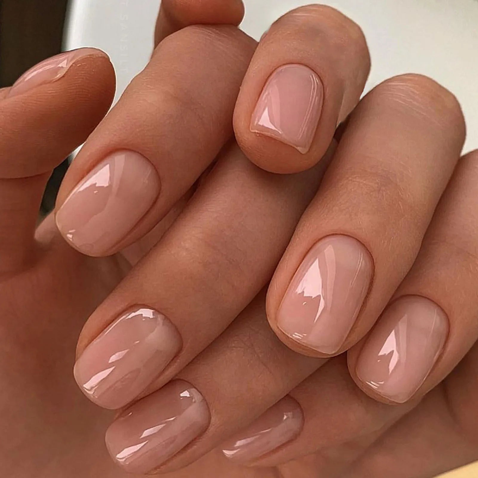 24Pcs Minimalist Short Square False Nail Solid White Color Press on Nails Wearable Reusable Fake Nails Tips for Women Girls 2025