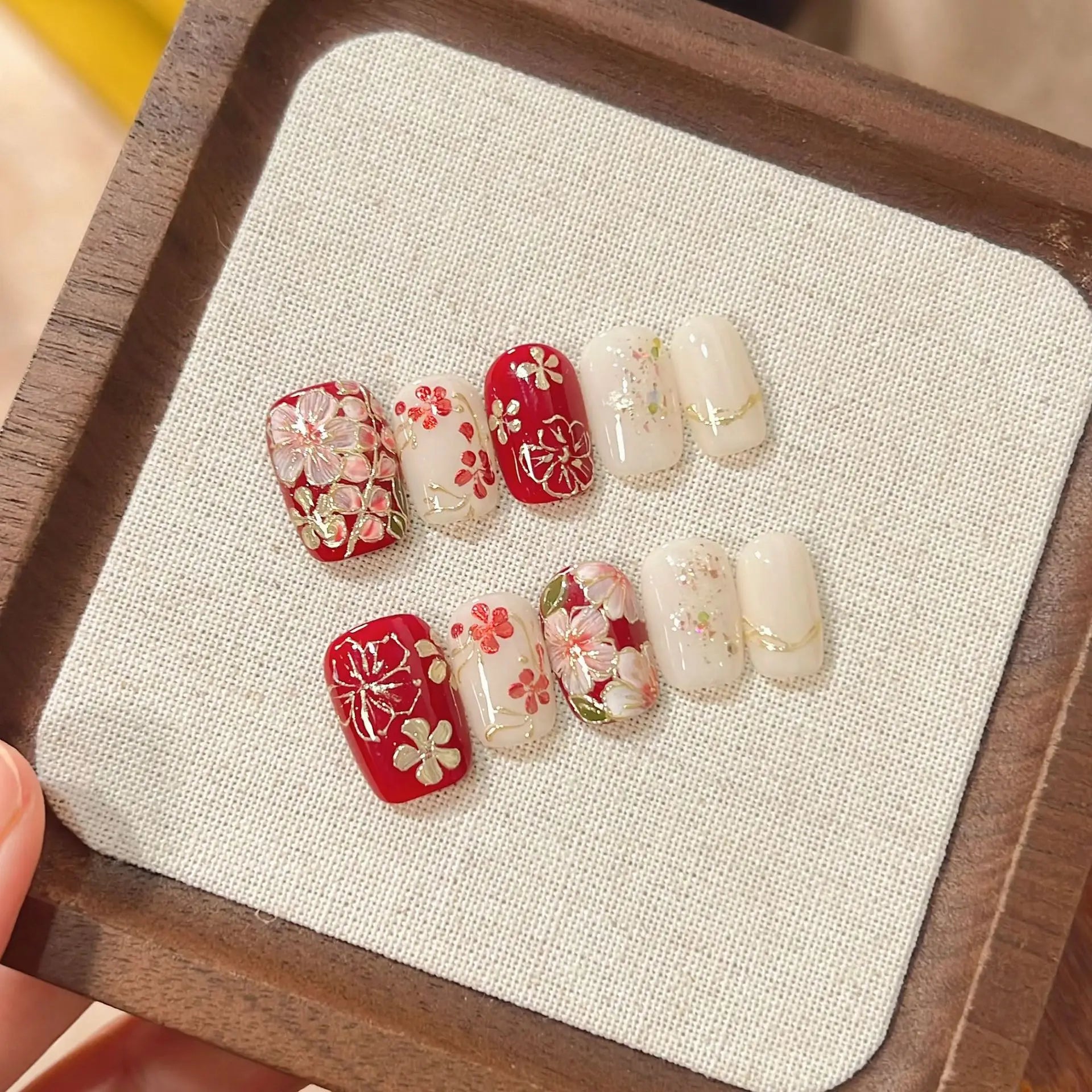 10Pcs Handmade Red Sweet Press on Nails Pearl Cat Eye French Short Nail Fashion Finished False Nails Wearable Acrylic Nails Art