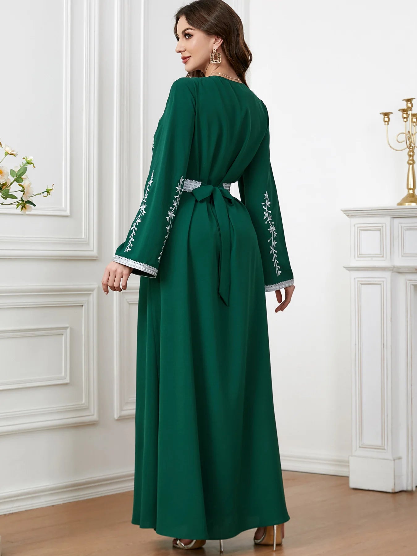 Ropa árabe nueva holgada bordada de manga larga vestido suelto Abaya Dubai lujo Islam Maxi vestido Moda musulmana bata 2024 verano