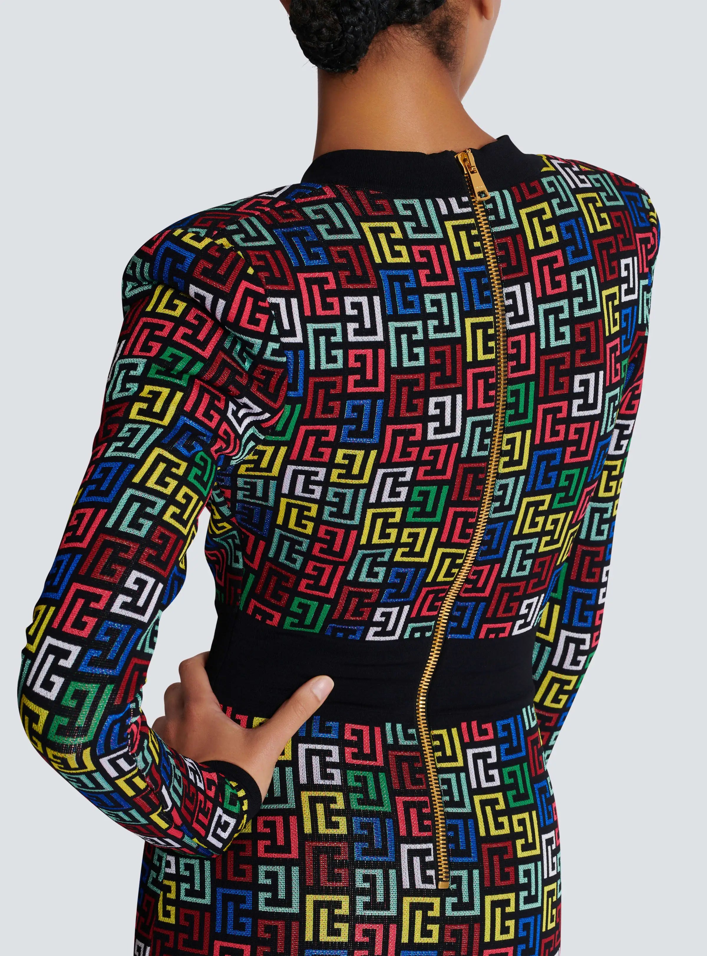 2024 New Arrival Women Long Sleeve Deep V-Neck Bodycon Mini Jacquard Bandage Dress Elegant Evening Party Cocktail Outfit
