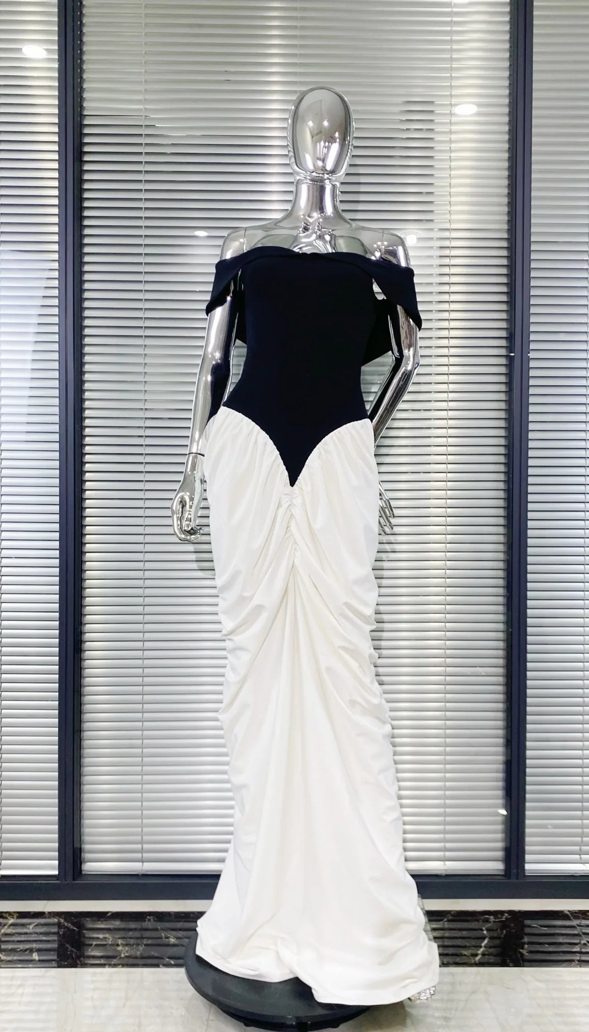 2025 New Arrival Women Sexy Off the Shoulder Laced-up Bodycon Long Maxi Dress Evening Party Celebrate Cocktail Outfit