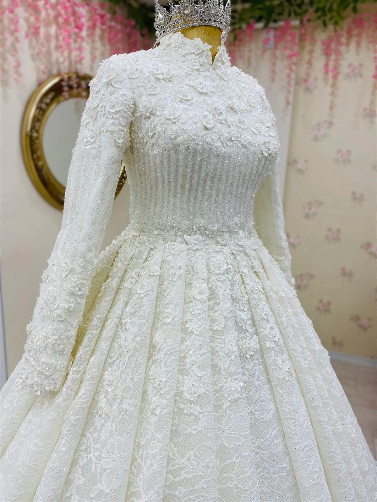 Lussuoso abito da sposa musulmano Dubai Abito da sposa Appliques a maniche lunghe in pizzo perline Arabia Saudita Abesa da sposa Vestidos de noni