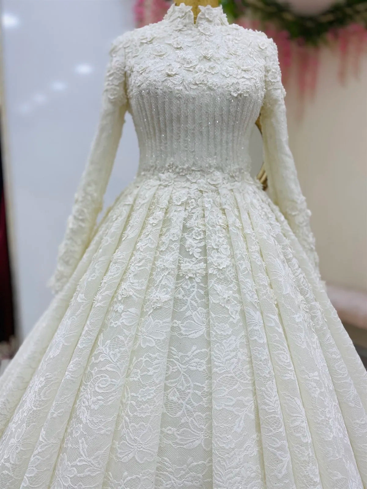 Lussuoso abito da sposa musulmano Dubai Abito da sposa Appliques a maniche lunghe in pizzo perline Arabia Saudita Abesa da sposa Vestidos de noni