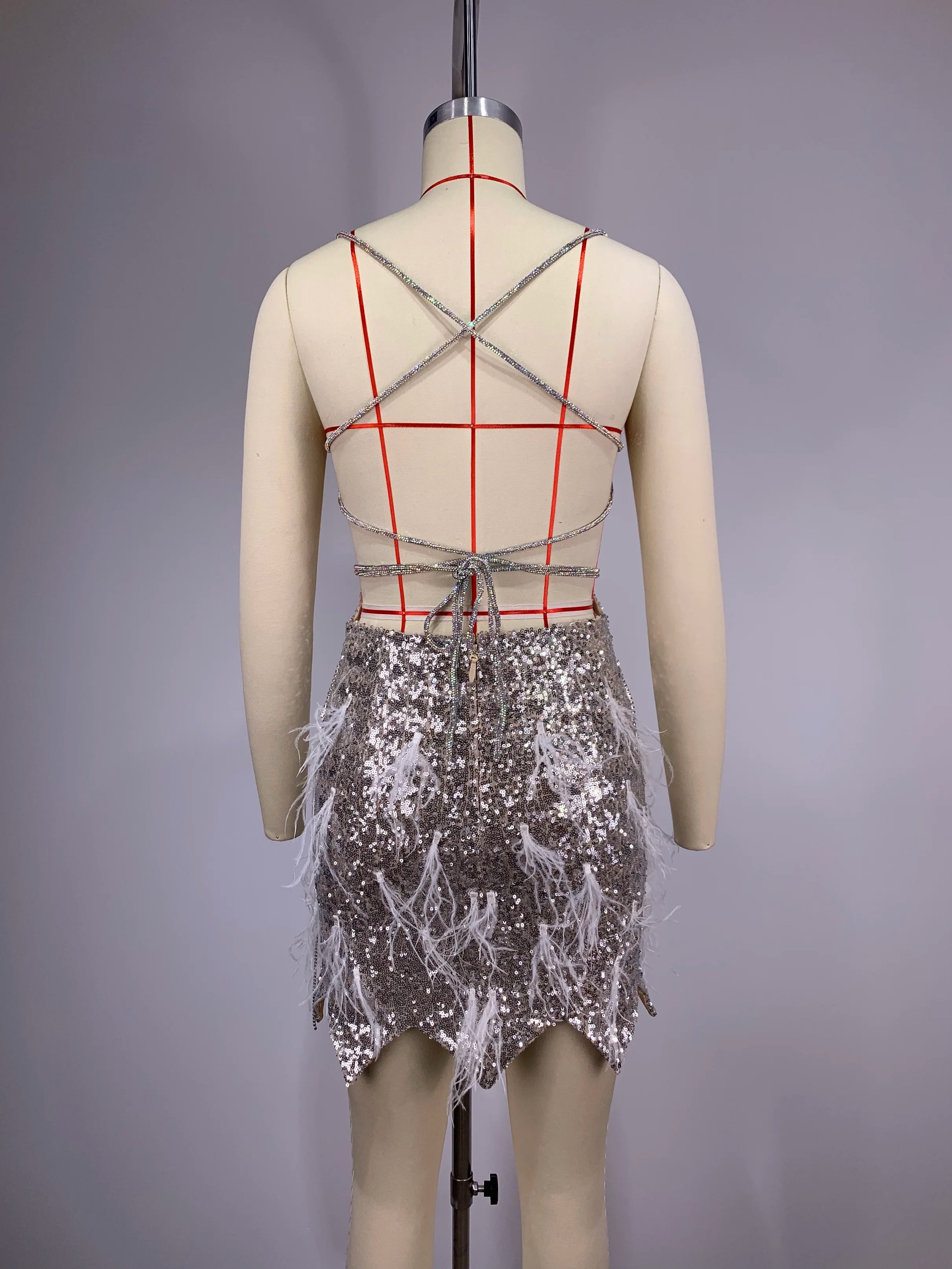 2024 New Arrival Women Sleeveless Sexy V-Neck Bodycon Mini Dress Feathers Shinning Mirrors Celebrate Birthday Party Outfit