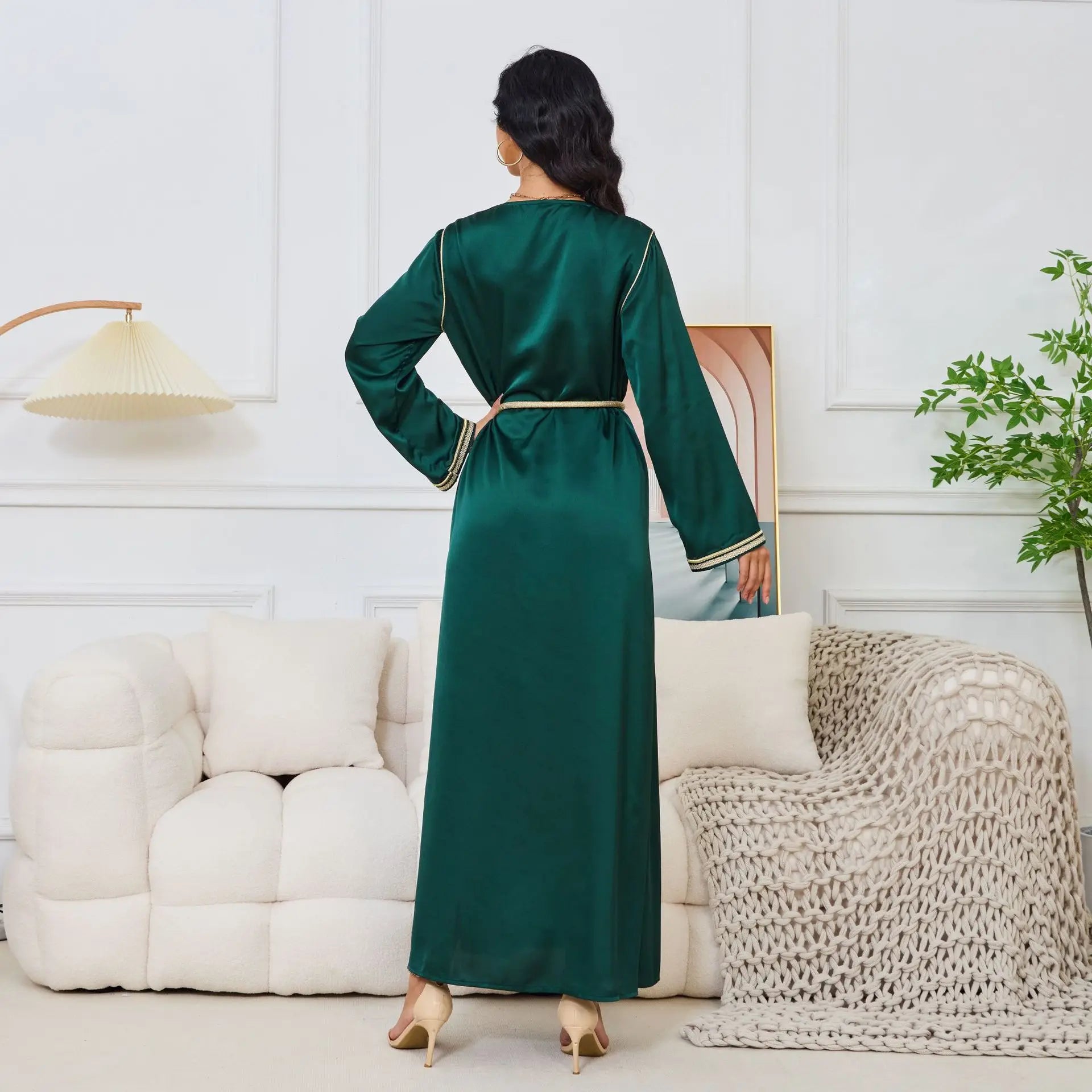 Abaya for Women Arab Dubai Muslim Women's Dress New V-neck Long Sleeves Dress with Tassel Belt Ramadan Gurban Women Abaya