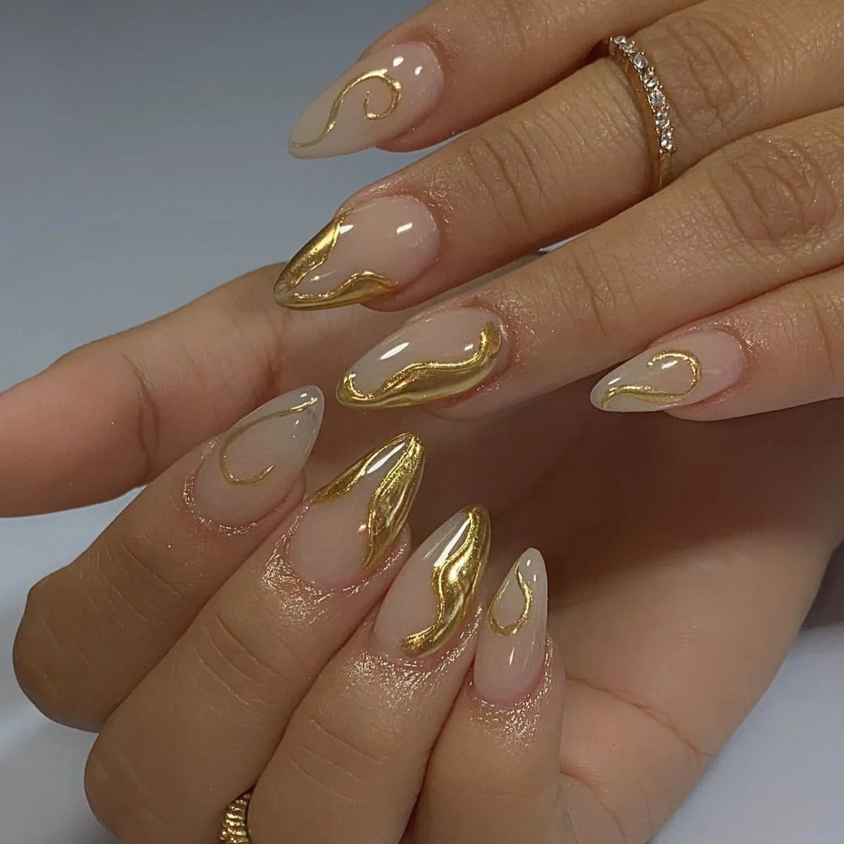 24Pcs Mid-length Almond False Nails Press on 3D Gold Irregular Design Fake Nail Simple Reusable Artificial Full Cover Nails Tips