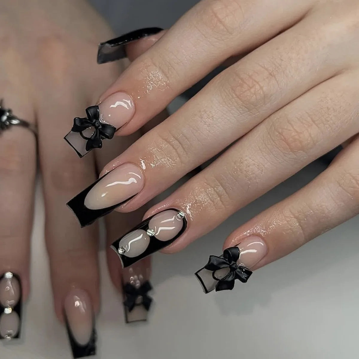 Black French Tips Press on Nails 3D White Bowknot Alloy Stars Designs Fake Nails Ballet Charms False Nails Korean Manicure 24Pcs