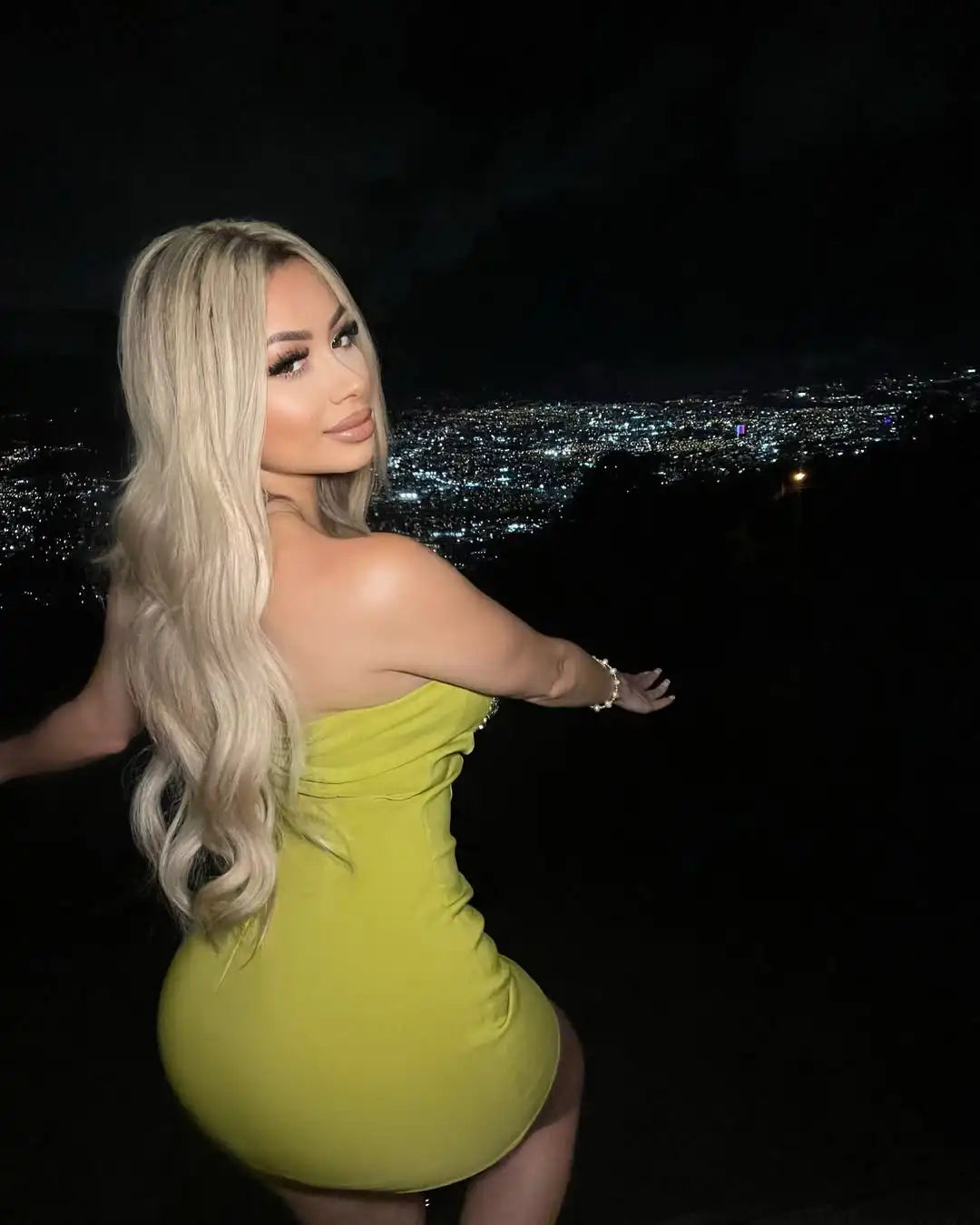 2025 New Arrival Women Sexy Strapless Shinning Crystal Bodycon Mini Bandage Dress Nightclub Party Fashion Outfit