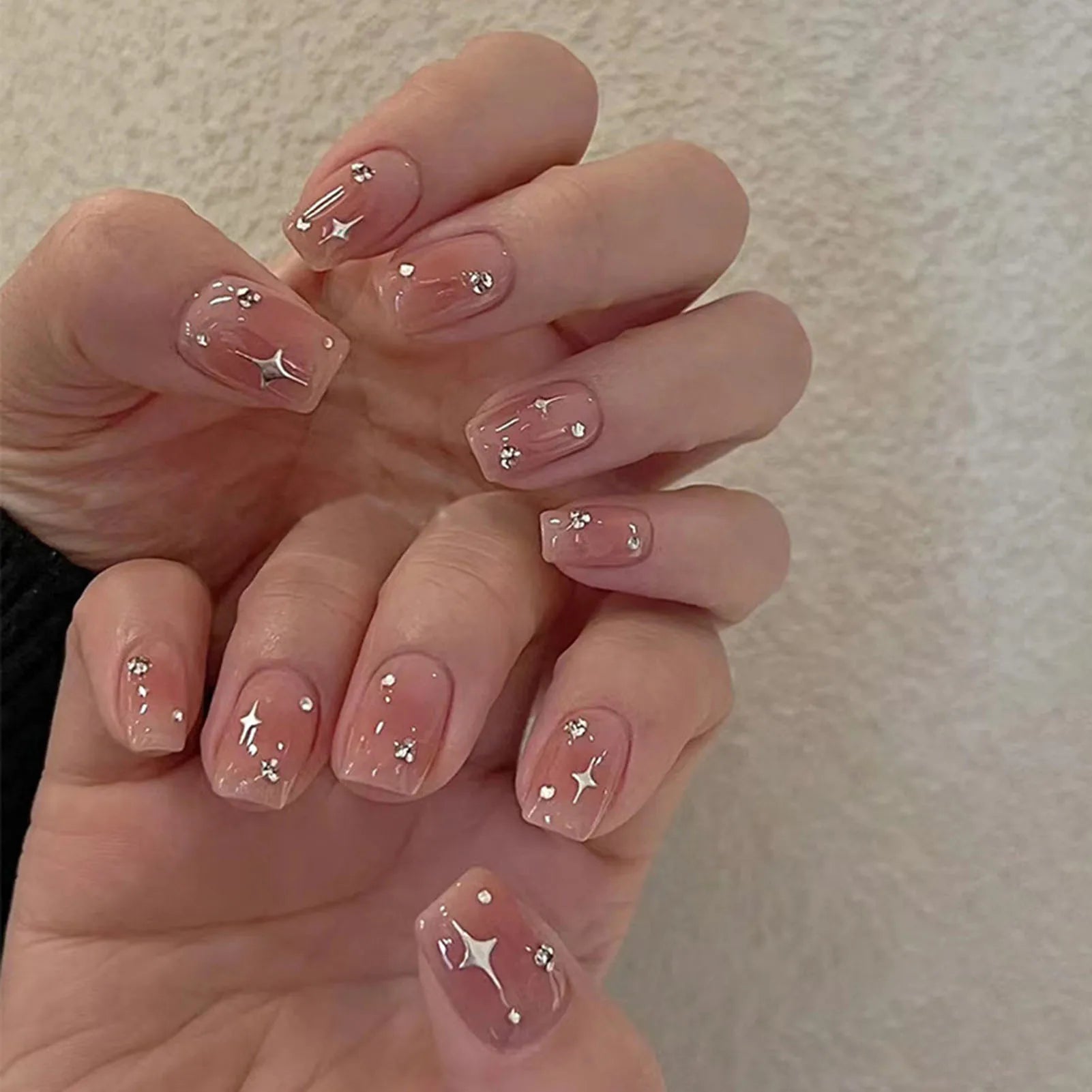 24Pcs Almond Press on Nails Y2K Star Diamond Designs for Cool Girls Nude Color Fake Nails for Women Full Cover False Nail Tips