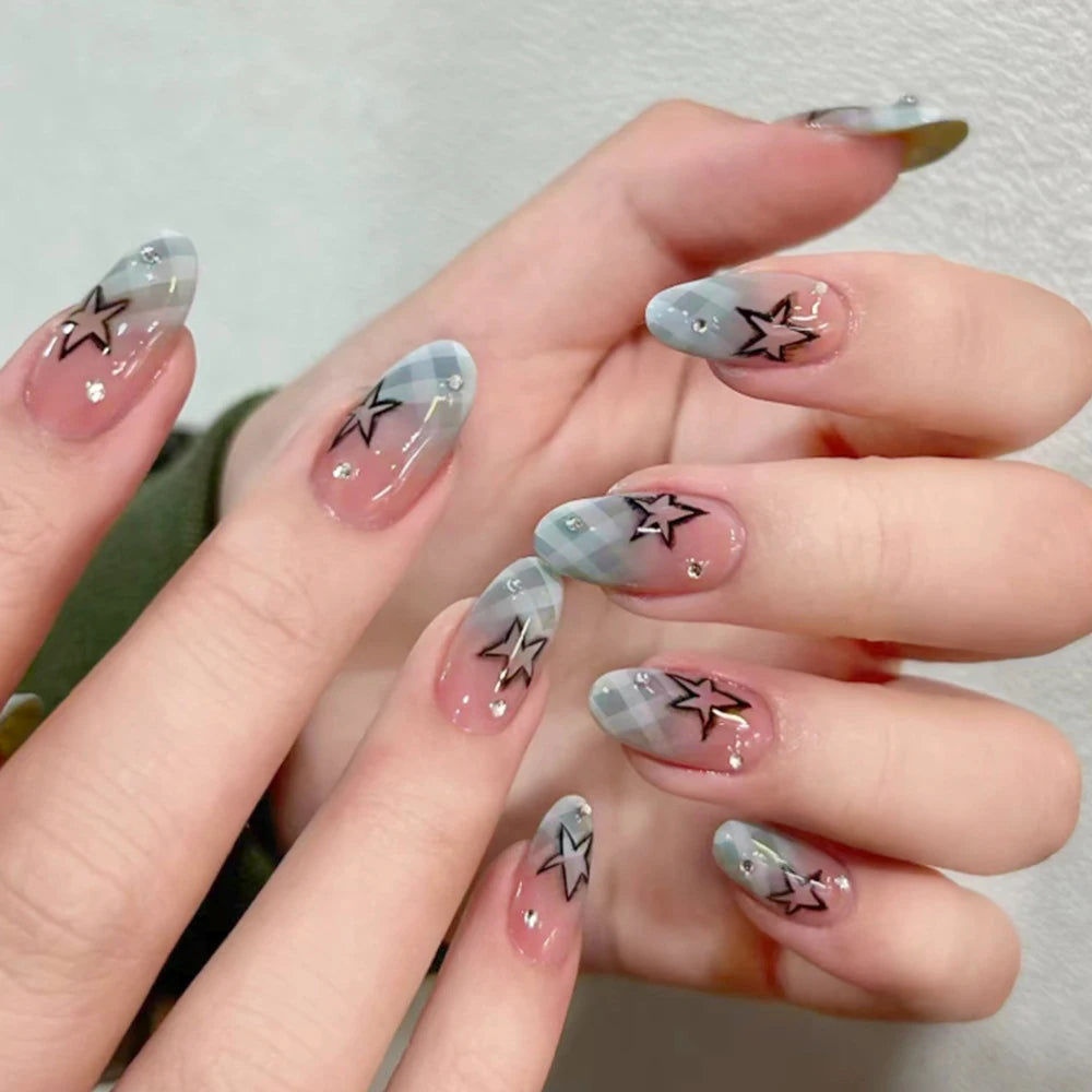 Y2K Black White Star Artificial Fake Nails Full Cover Short False Nail Removable Press on Nails for Women DIY Manicure 24Pcs