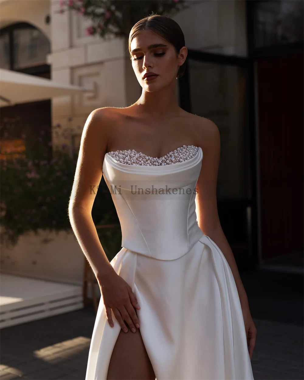 Sexy Beach Wedding Dresses Pearls Beaded Wedding Gowns Satin High Slit Pleated Couture Bridal Dress Robe de Mariee