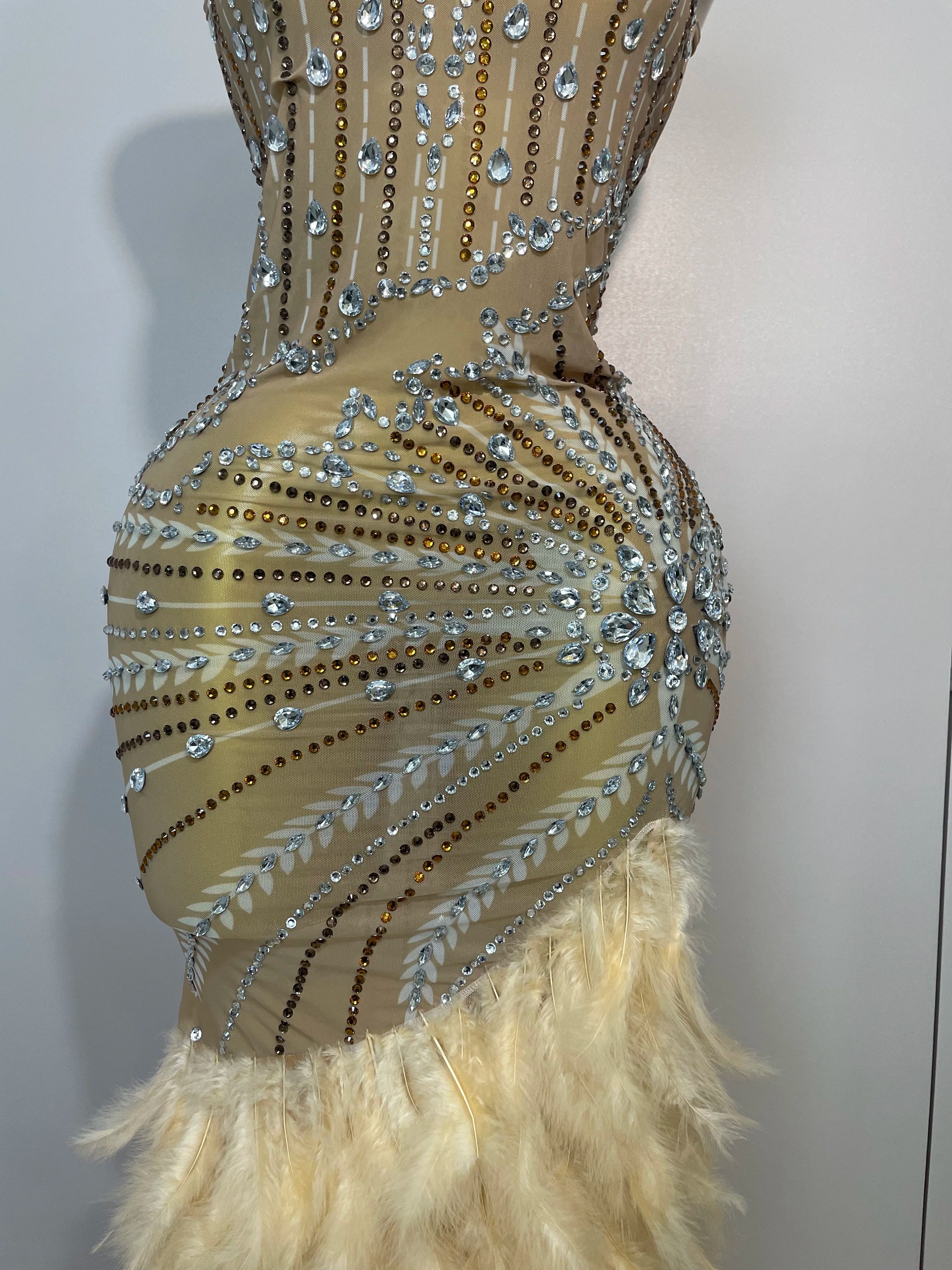 Sparkly Sexy Crystal  Floor-Length Feathers Maxi Dress 2025 Elegant  Evening Party Birthday Performance Prom Dance Stage Costume