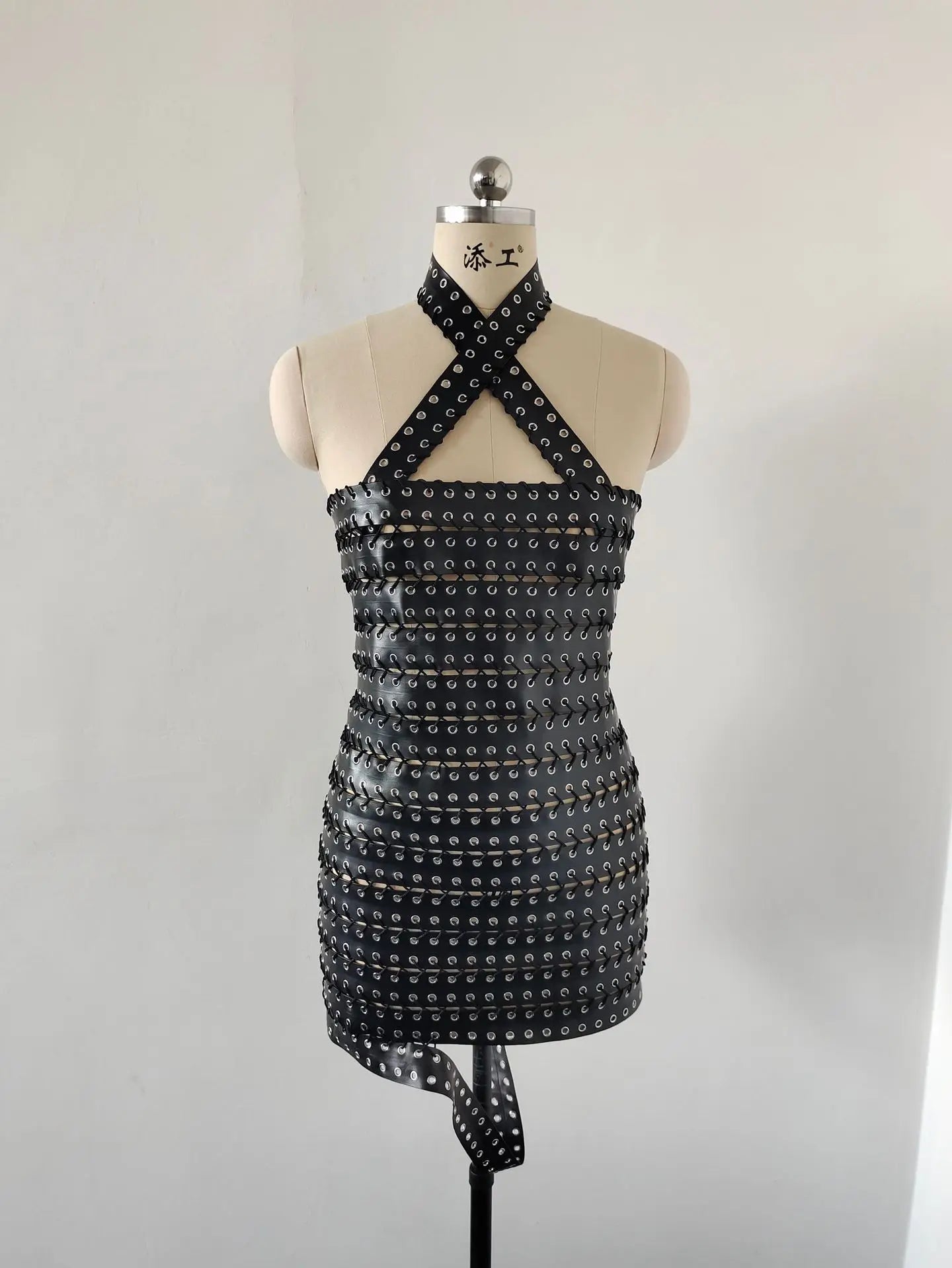 2025 New Arrival Women Sexy Halter Eyelet Backless Bodycon Mini Dress Celebrate Nightclub Party Performance Costume Stage Wear