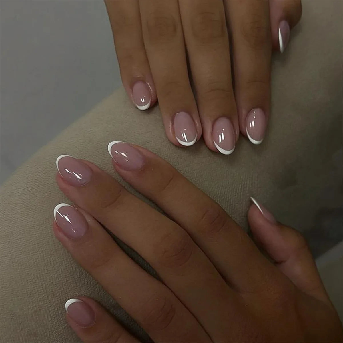 24Pcs Simple Almond Fake Nails Art with Glue Nude Color French Press on False Nails Black Stripes Design Wearable Oval Nail Tips