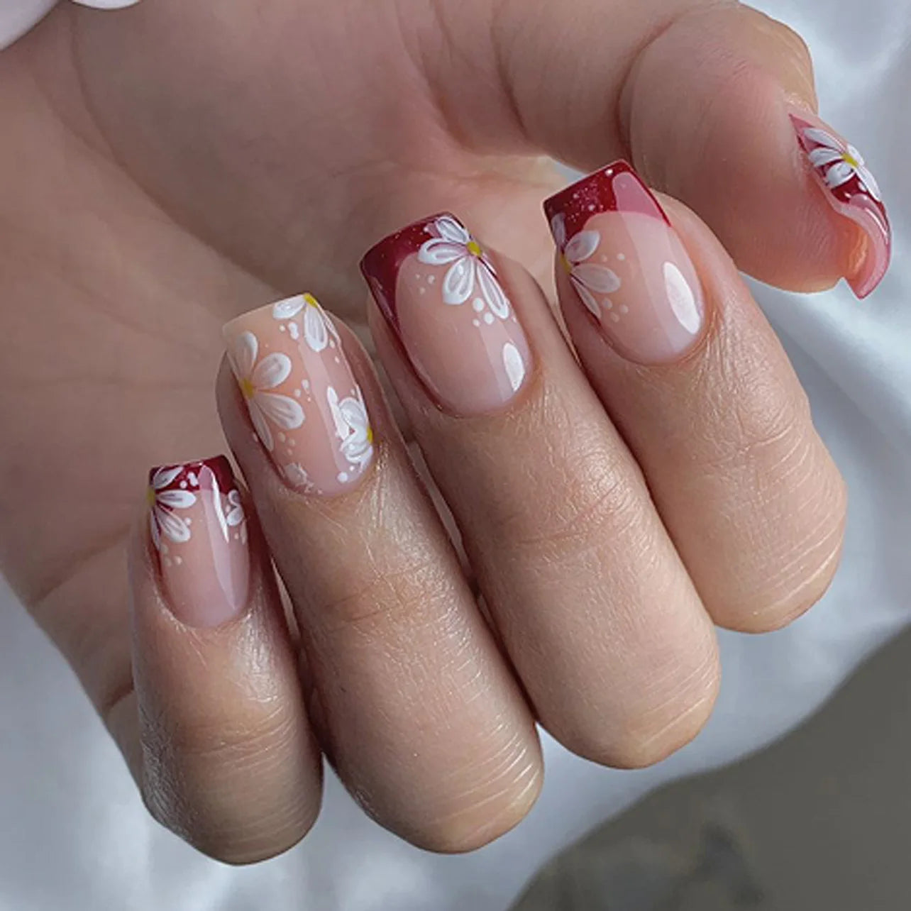 24Pcs Short Pink Fake Nail with Flowers Gold Foil Design Square French Ballet False Nails Wearable Finished Press on Nails Tools
