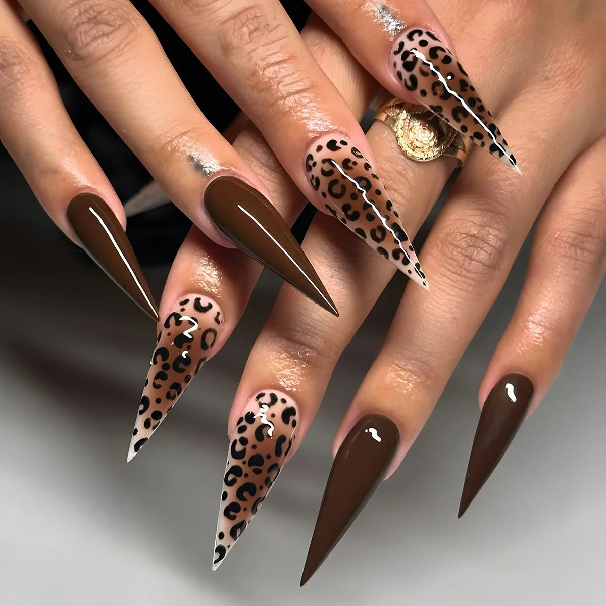 24Pcs Long Stiletto Press on Nails Simple French Leopard Print Design False Nails Reusable Artificial Full Cover Fake Nails Tips