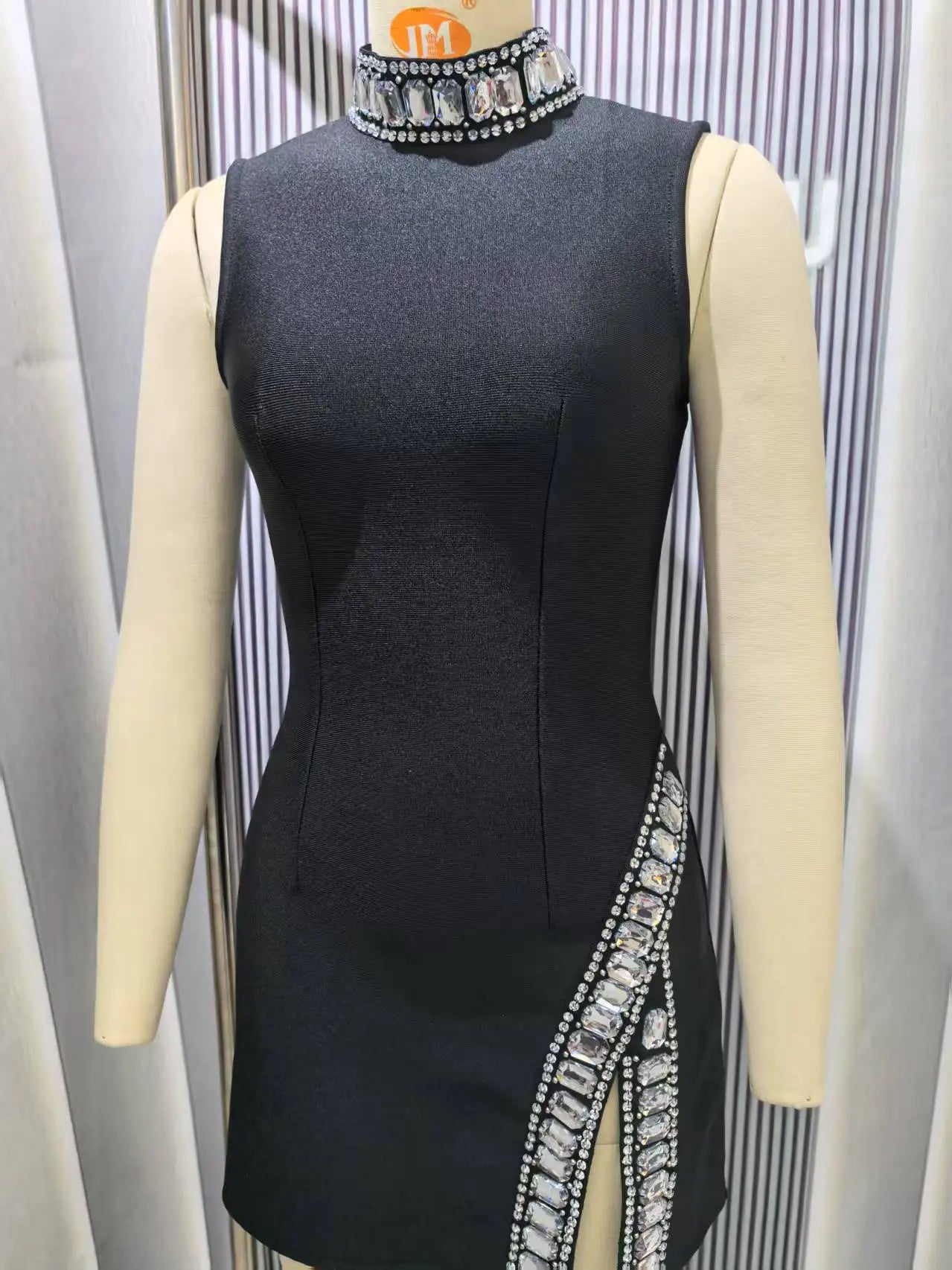High Quality Women Sleeveless Sexy O-Neck Big Crystal Bodycon Bandage Mini Dress Nightclub Party Celebrate Fashion Birthday Wear
