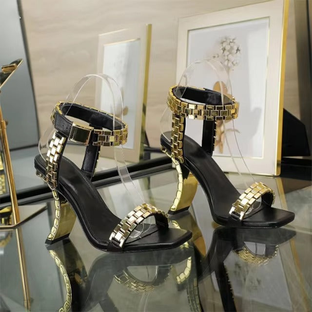 Montre à talons hauts en métal pour femmes, sandales à bout carré, Style étrange, nouvelle mode d'été, chaussures de fête, défilé 