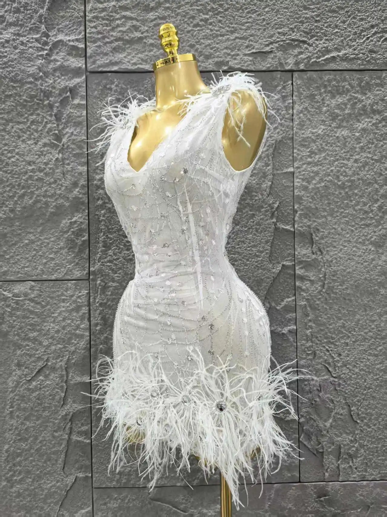 White Color Women Sleeveless Sexy V-Neck Bodycon Mini Dress Feathers Celebrate Birthday Party Cocktail Outfit Wholesale