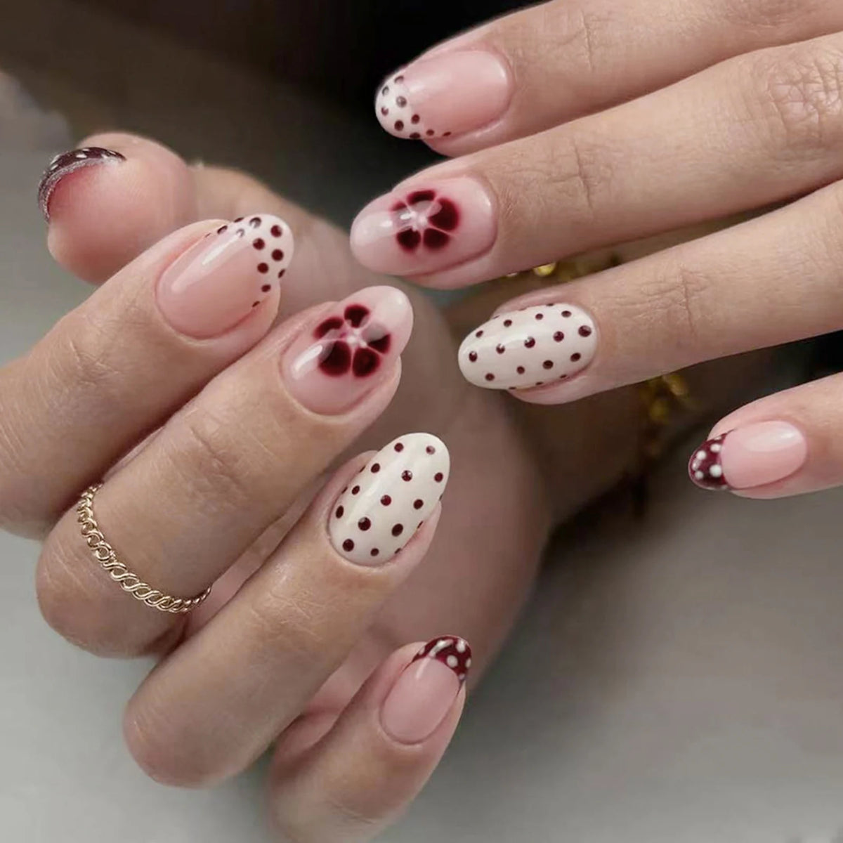 24Pcs Red Brown French Press on Nails Polka Dot Flower Printed Short Oval Shaped Fake Nails Nude Color Charm Manicure Nails Art