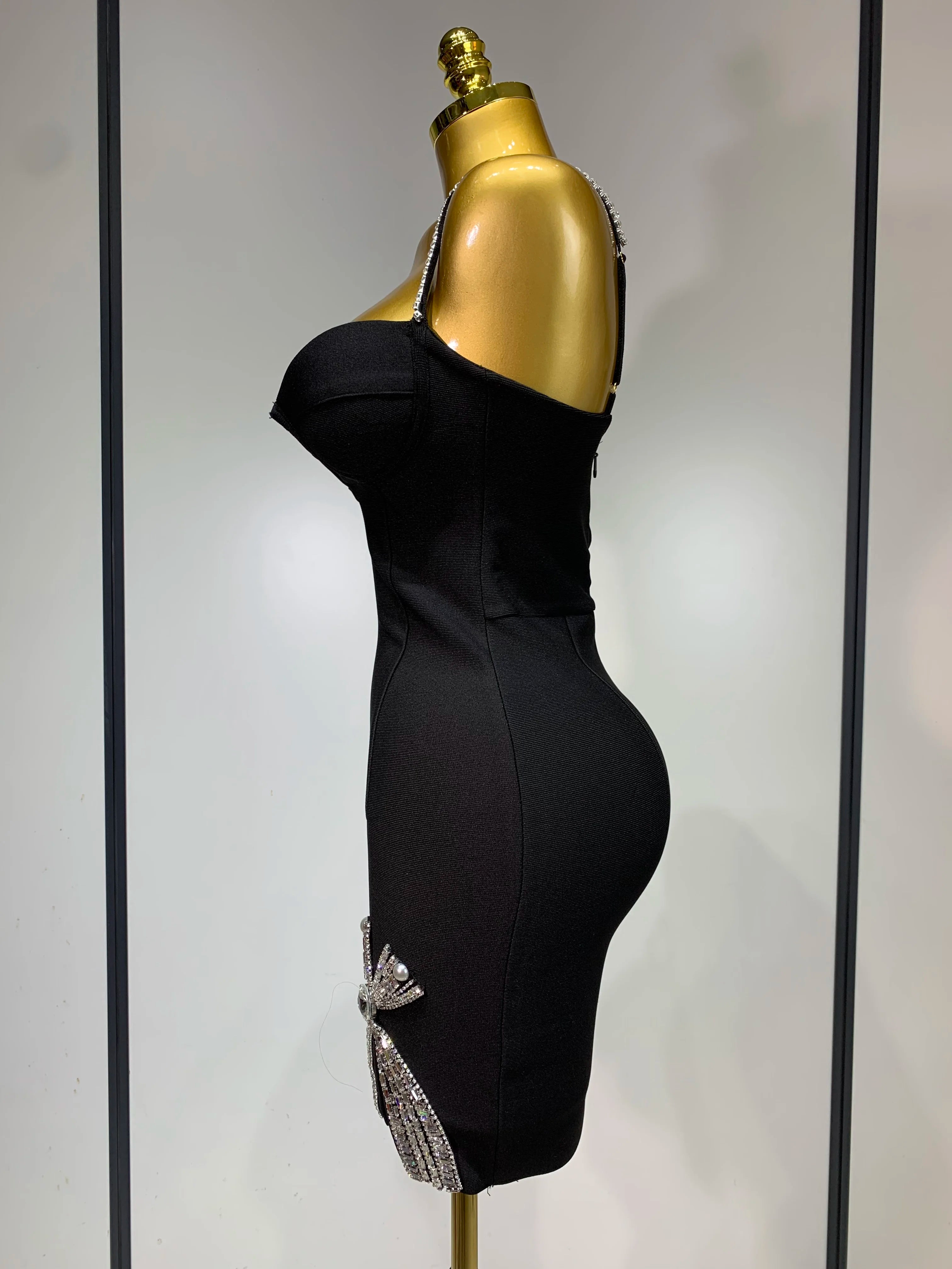 Women Celebrity Sexy V Neck Beading Black Mini Bodycon Bandage Dress Luxury 2025 Knitted Elegant Evening Club Party Dresses