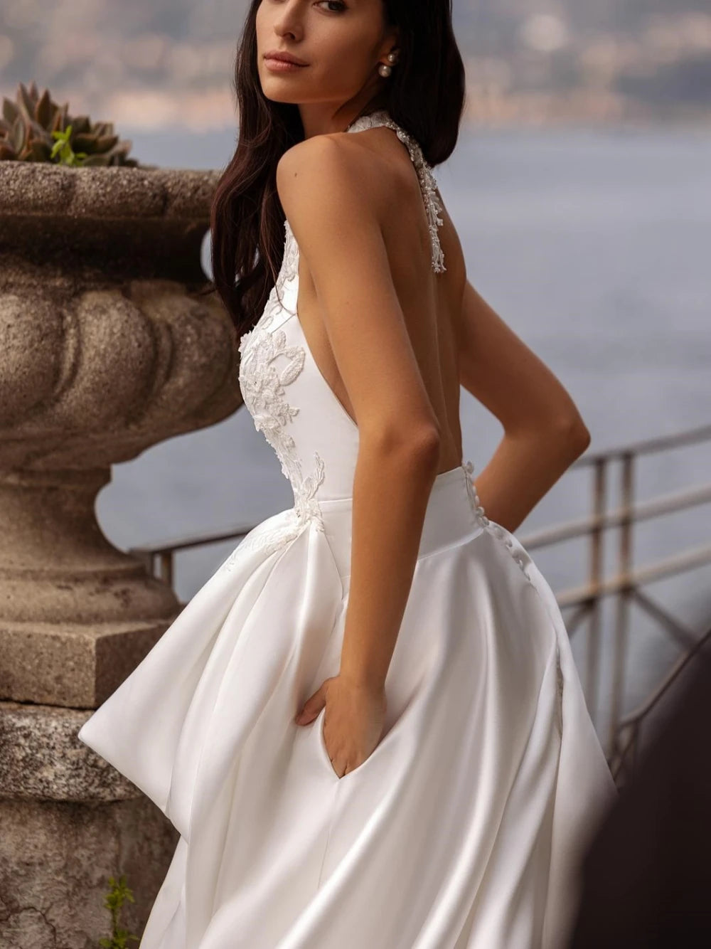 Vintage A-line Wedding Dress Halter Backless Bride Robe Elegant Appliques Floor-length Bridal Dresses Vestidos De Novia
