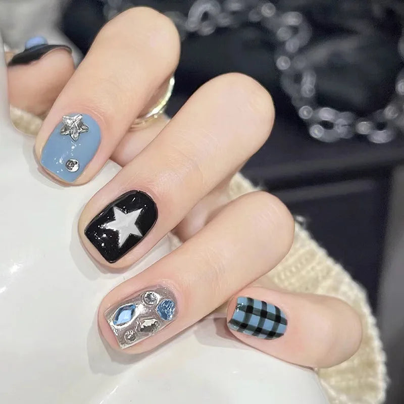 24pcs Y2K Fake Nails with Lovely Black Heart Designs Reusable French False Nails Full Cover Short Press On Nails for y2k Girls