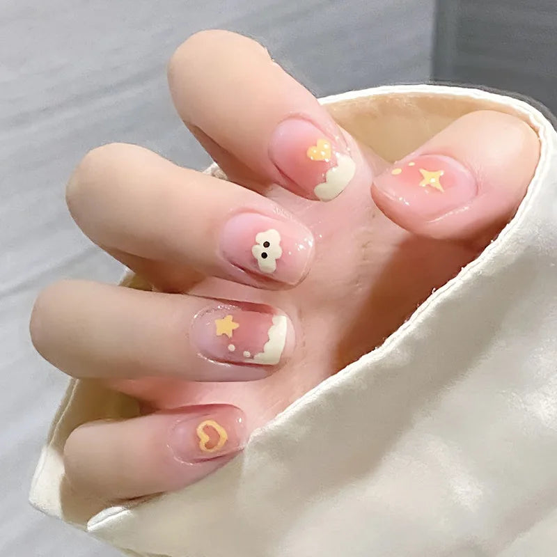 Y2K Black White Star Artificial Fake Nails Full Cover Short False Nail Removable Press on Nails for Women DIY Manicure 24Pcs