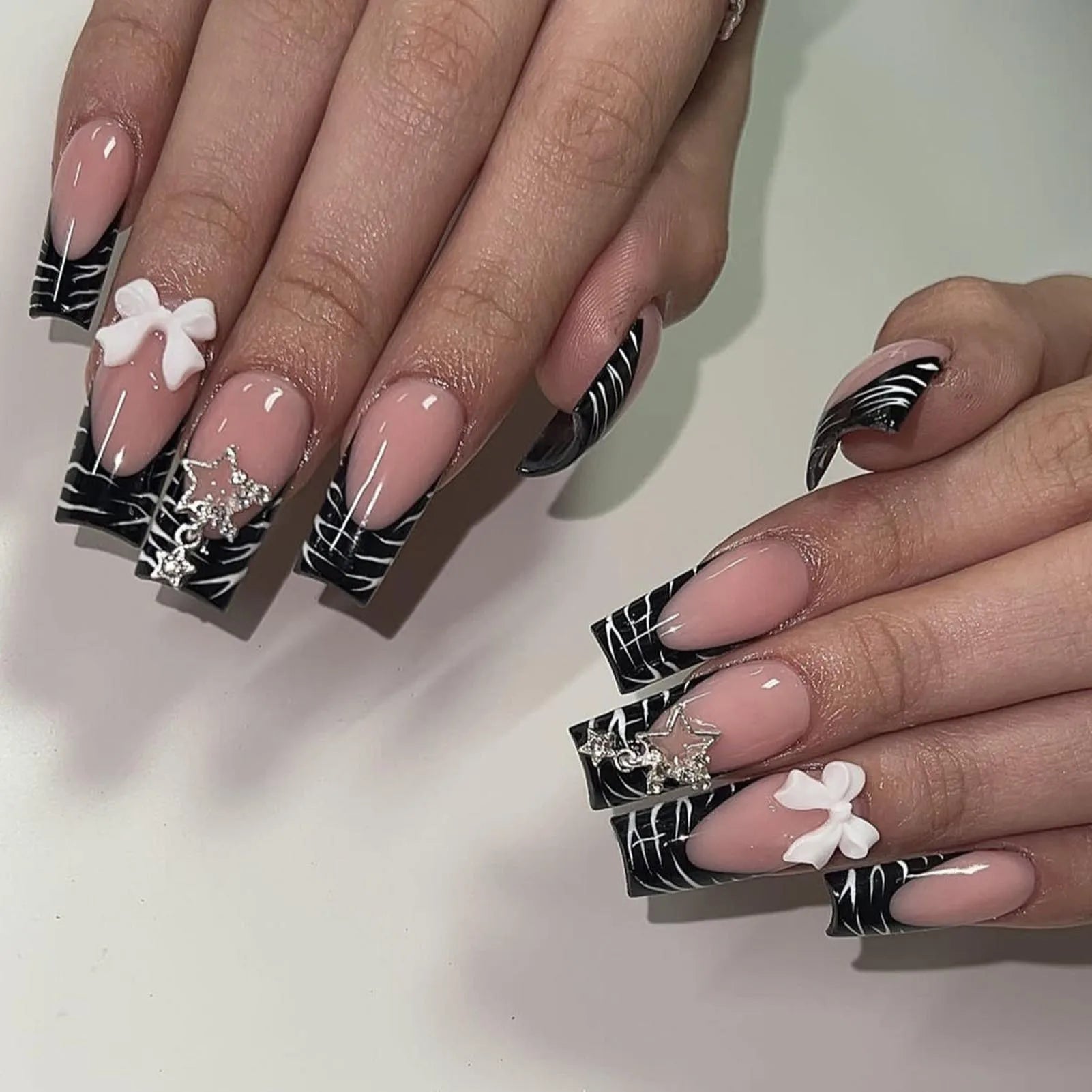 Black French Tips Press on Nails 3D White Bowknot Alloy Stars Designs Fake Nails Ballet Charms False Nails Korean Manicure 24Pcs